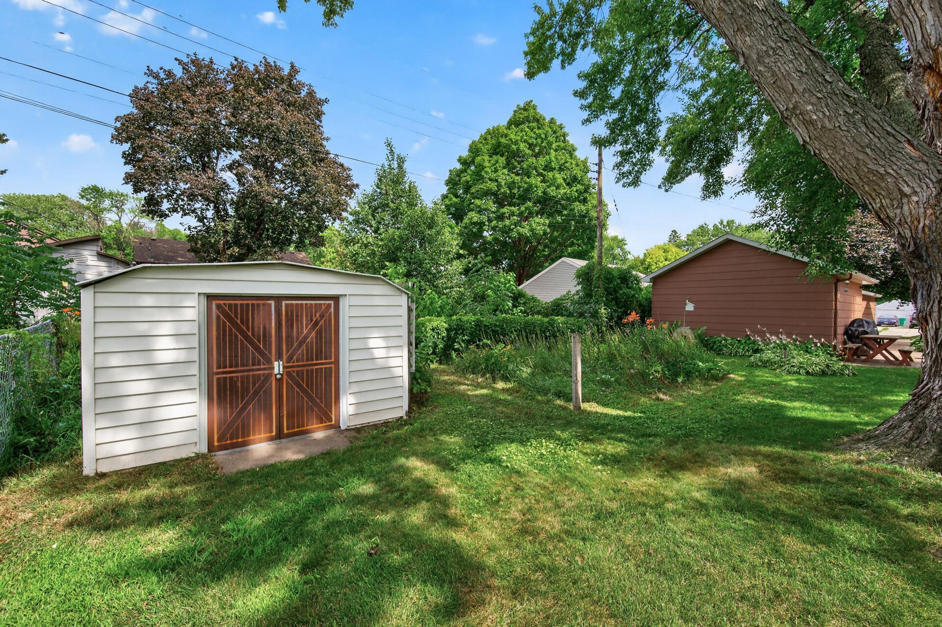 View of Residential at 2300 Brookview Drive, Brooklyn Center MN 55430, Brooklyn Center (28 of 33) - Mike Wilen | Minnesota Team Real Estate