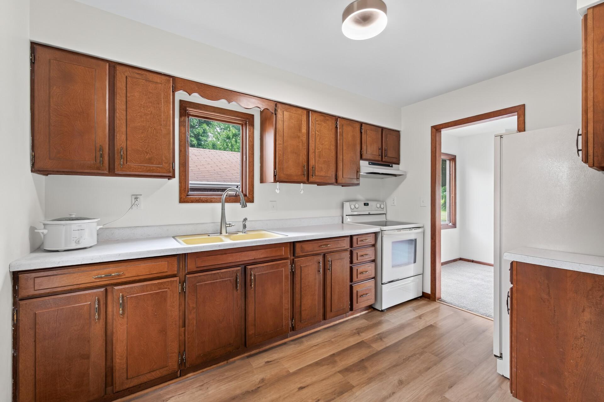 View of Residential at 2300 Brookview Drive, Brooklyn Center MN 55430, Brooklyn Center (5 of 33) - Mike Wilen | Minnesota Team Real Estate