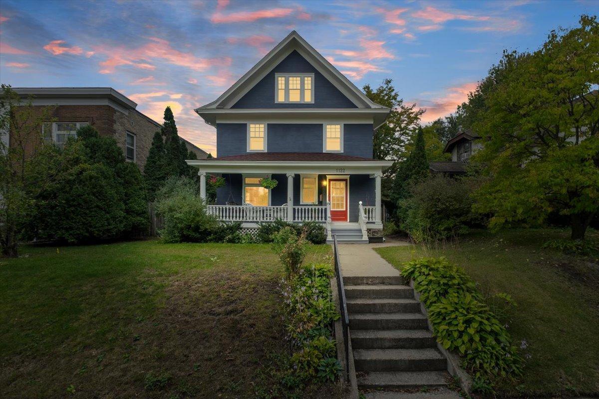 View of Single Family at 1122 Ashland Avenue, Saint Paul - Mike Wilen | Minnesota Team Real Estate