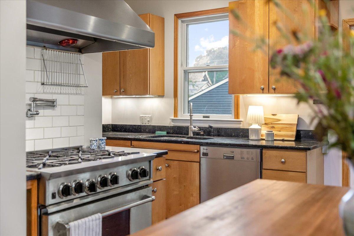 View of Residential at 1122 Ashland Avenue, Saint Paul MN 55104, Saint Paul (21 of 51) - Mike Wilen | Minnesota Team Real Estate