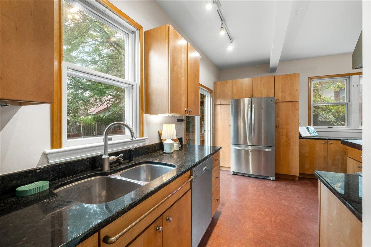 View of Residential at 1122 Ashland Avenue, Saint Paul MN 55104, Saint Paul (18 of 51) - Mike Wilen | Minnesota Team Real Estate