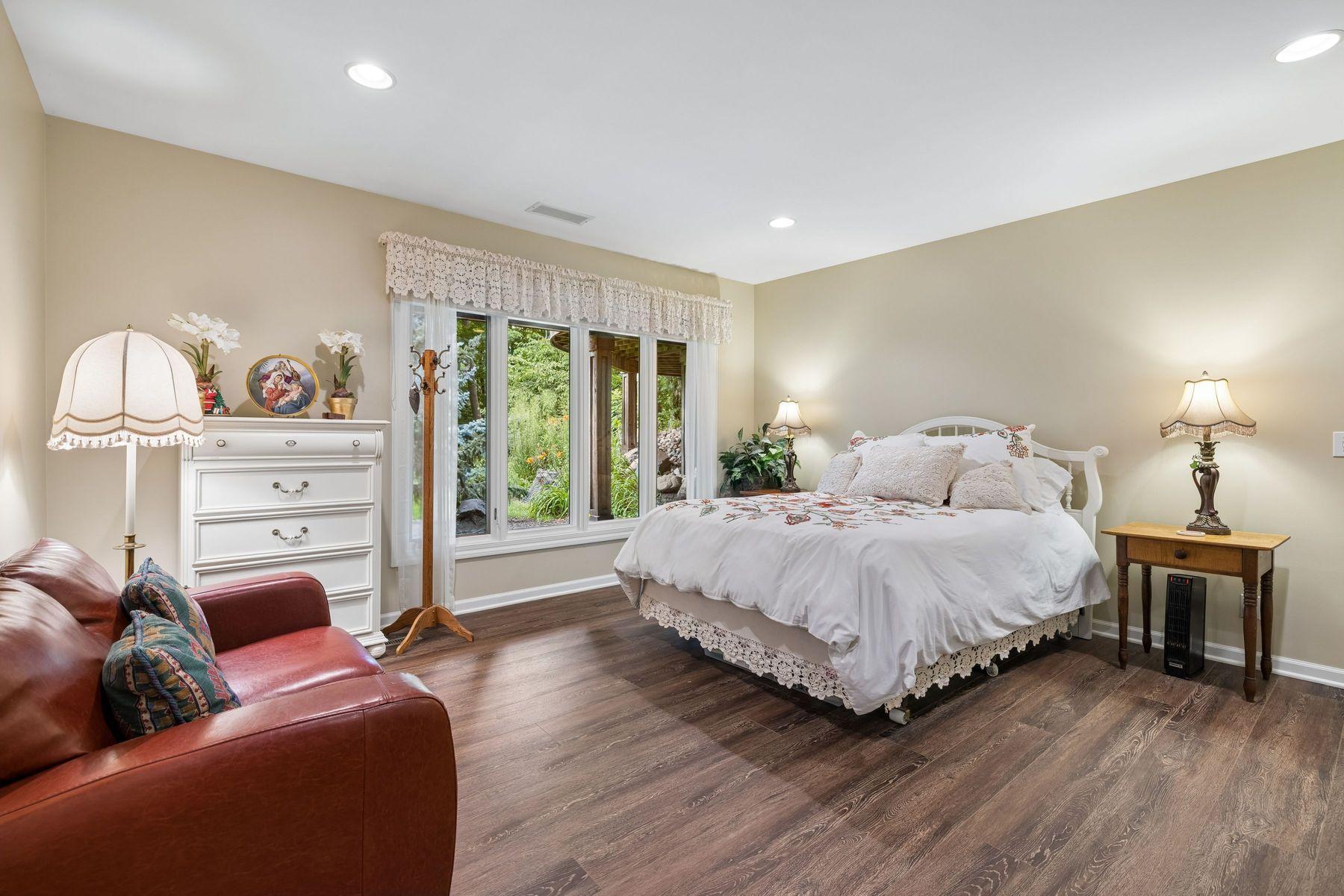 View of Residential at 475 Highcroft Road, Wayzata MN 55391, Wayzata (23 of 33) - Mike Wilen | Minnesota Team Real Estate