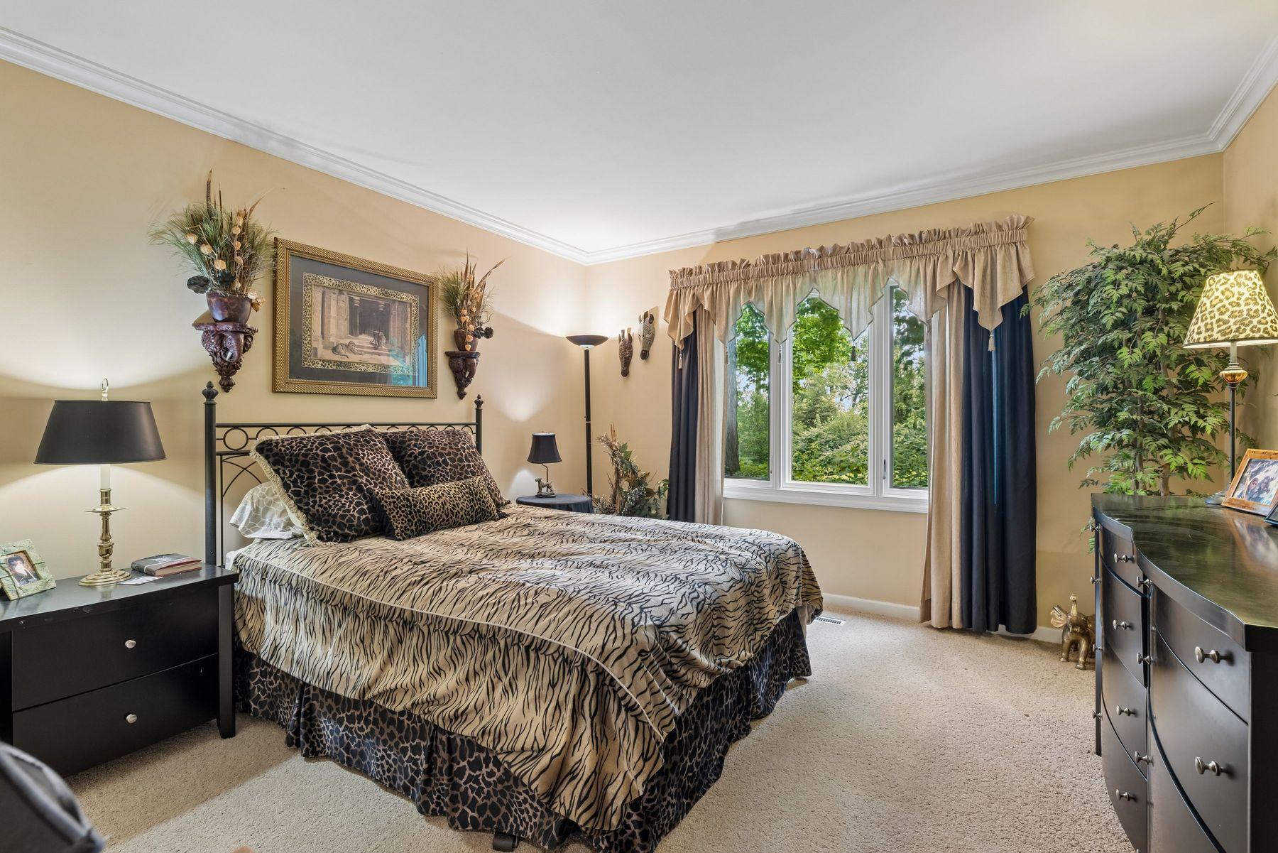 View of Residential at 475 Highcroft Road, Wayzata MN 55391, Wayzata (21 of 33) - Mike Wilen | Minnesota Team Real Estate