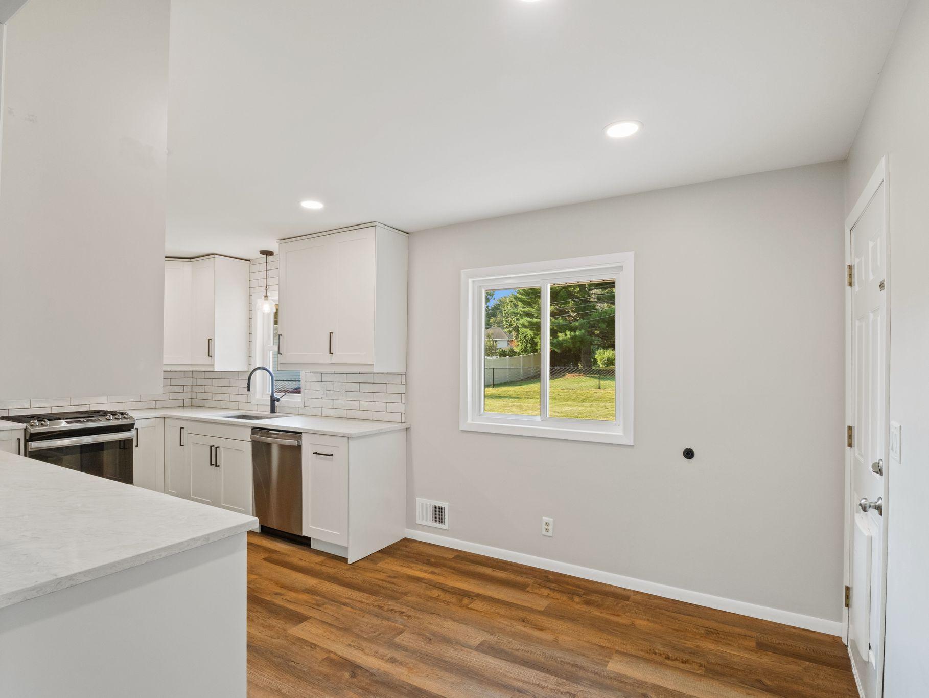View of Residential at 10909 Oak Knoll Terrace, Minnetonka MN 55305, Minnetonka (9 of 25) - Mike Wilen | Minnesota Team Real Estate
