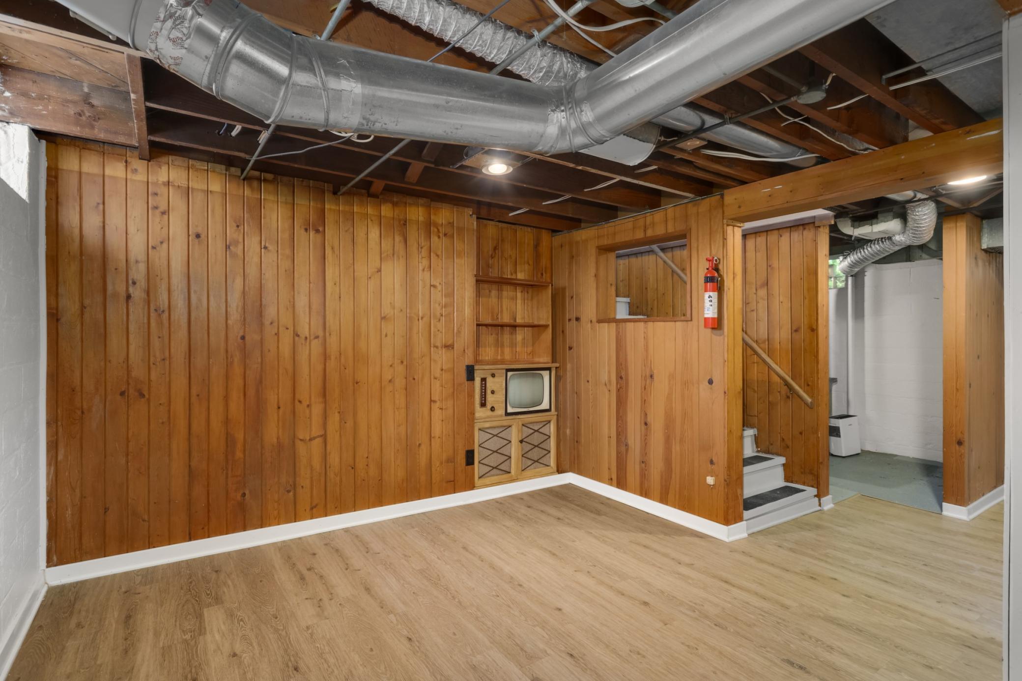 View of Residential at 2135 Pinehurst Avenue, Saint Paul MN 55116, Saint Paul (24 of 32) - Mike Wilen | Minnesota Team Real Estate