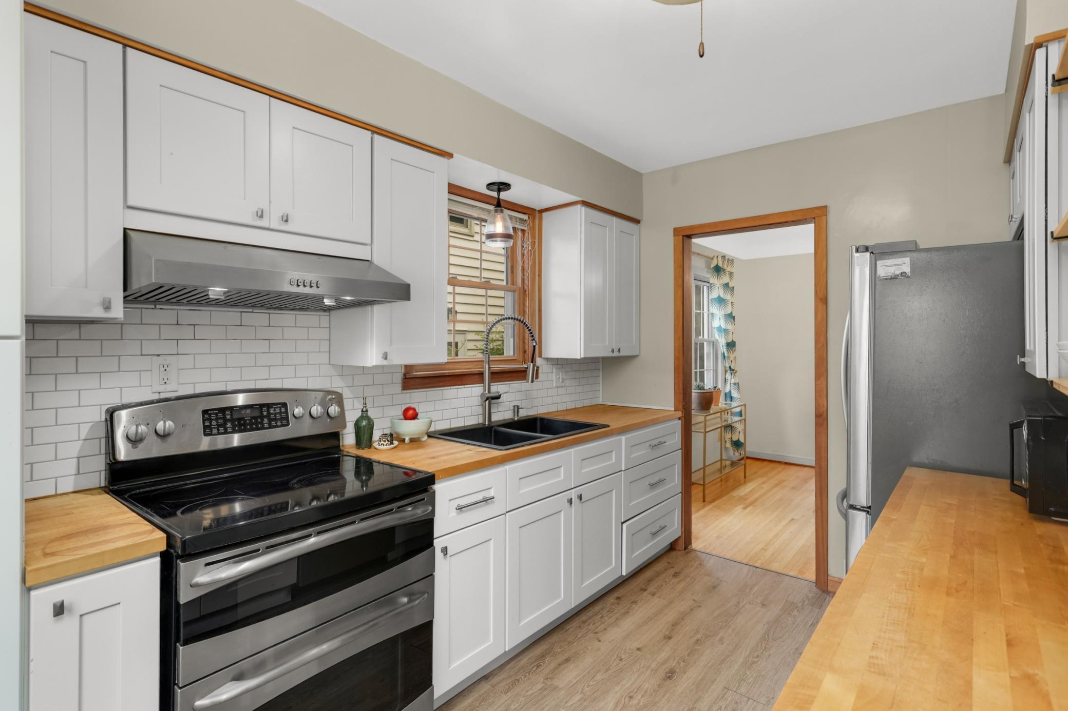 View of Residential at 2135 Pinehurst Avenue, Saint Paul MN 55116, Saint Paul (14 of 32) - Mike Wilen | Minnesota Team Real Estate