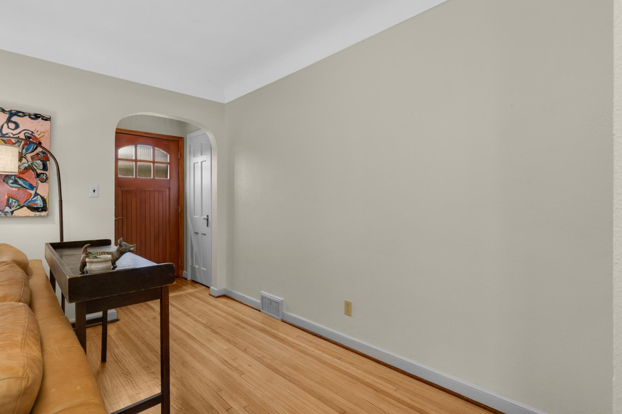 View of Residential at 2135 Pinehurst Avenue, Saint Paul MN 55116, Saint Paul (5 of 32) - Mike Wilen | Minnesota Team Real Estate