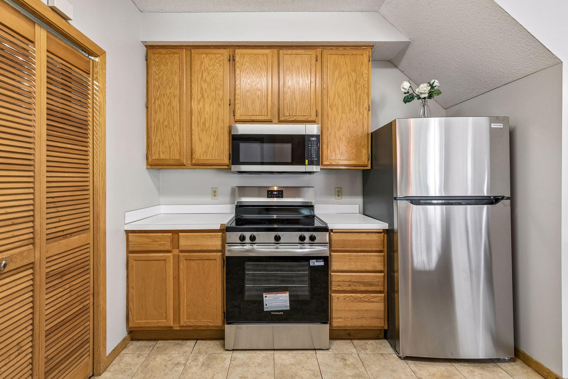 View of Residential at 15321 Greenhaven Lane #107, Burnsville MN 55306, Burnsville (17 of 28) - Mike Wilen | Minnesota Team Real Estate