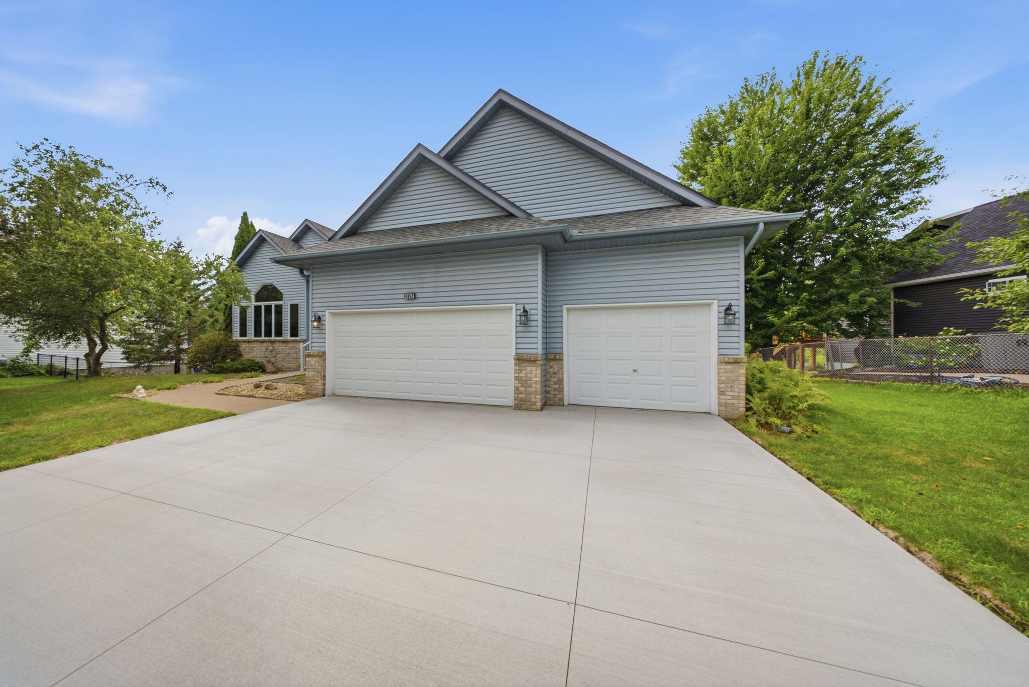 View of Residential at 4852 Hillvale Avenue, Oakdale MN 55128, Oakdale (31 of 42) - Mike Wilen | Minnesota Team Real Estate