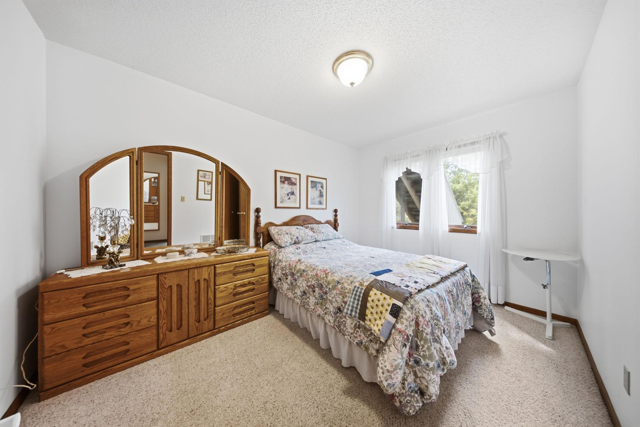 View of Residential at 4852 Hillvale Avenue, Oakdale MN 55128, Oakdale (25 of 42) - Mike Wilen | Minnesota Team Real Estate