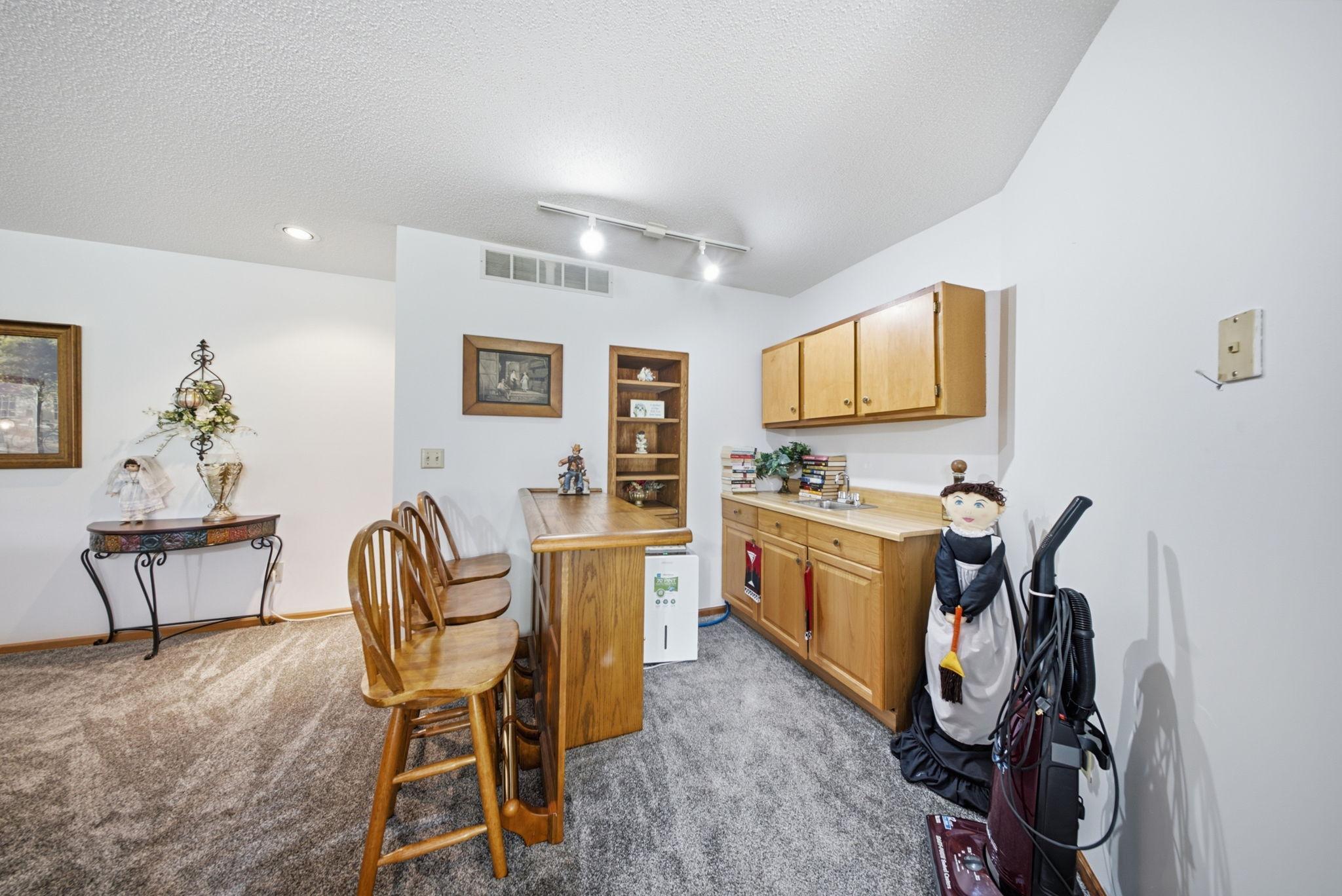 View of Residential at 4852 Hillvale Avenue, Oakdale MN 55128, Oakdale (22 of 42) - Mike Wilen | Minnesota Team Real Estate