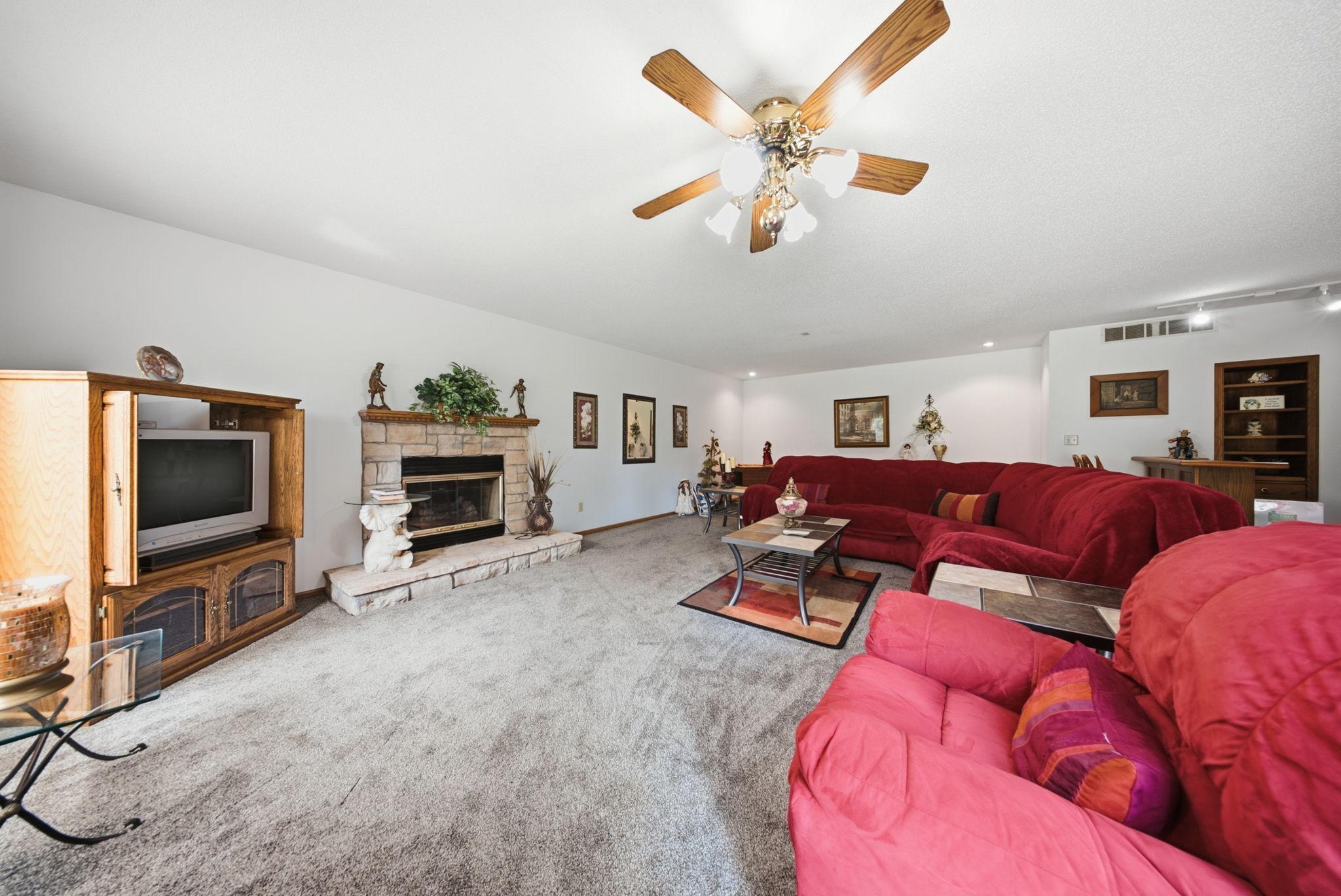 View of Residential at 4852 Hillvale Avenue, Oakdale MN 55128, Oakdale (20 of 42) - Mike Wilen | Minnesota Team Real Estate