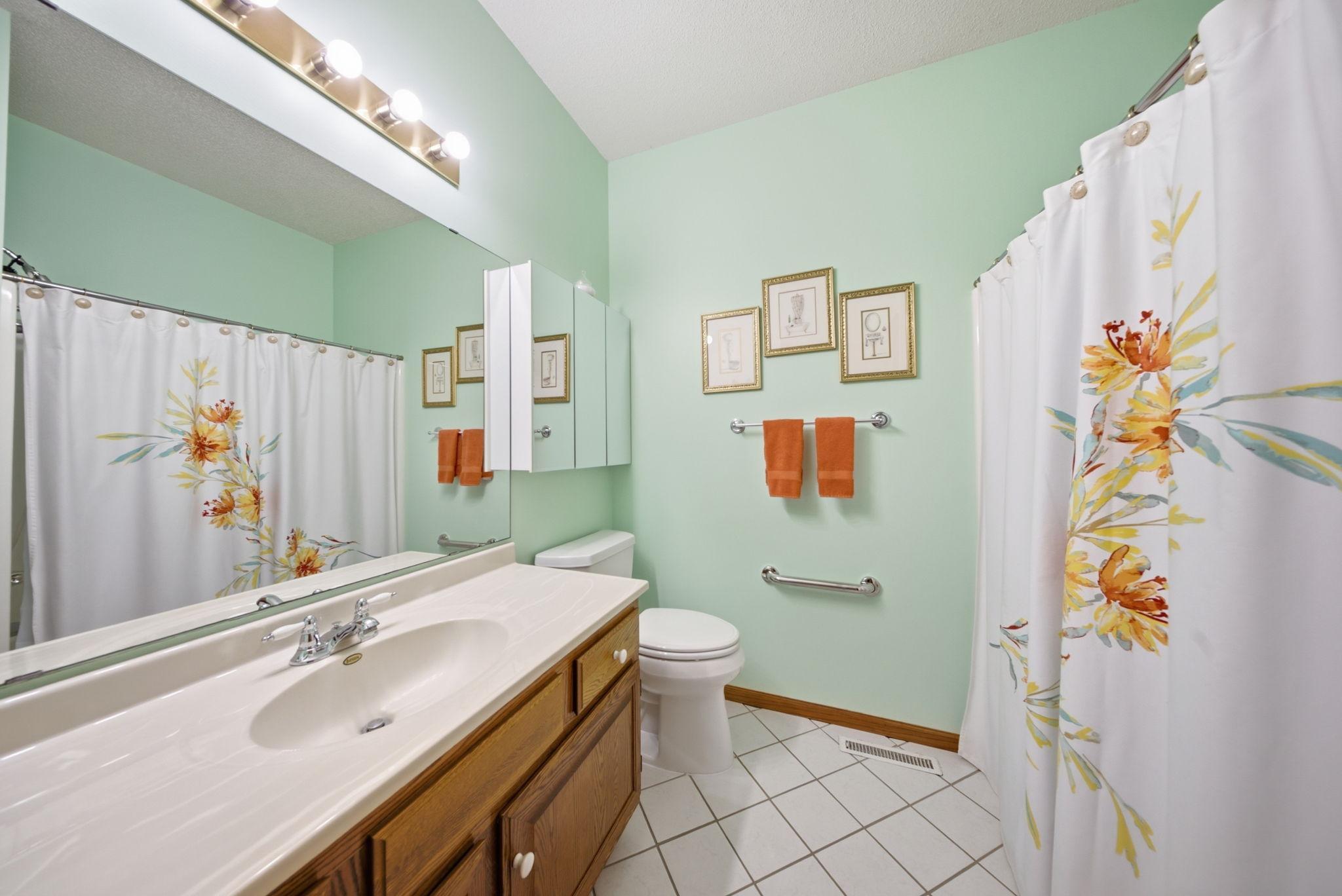 View of Residential at 4852 Hillvale Avenue, Oakdale MN 55128, Oakdale (13 of 42) - Mike Wilen | Minnesota Team Real Estate