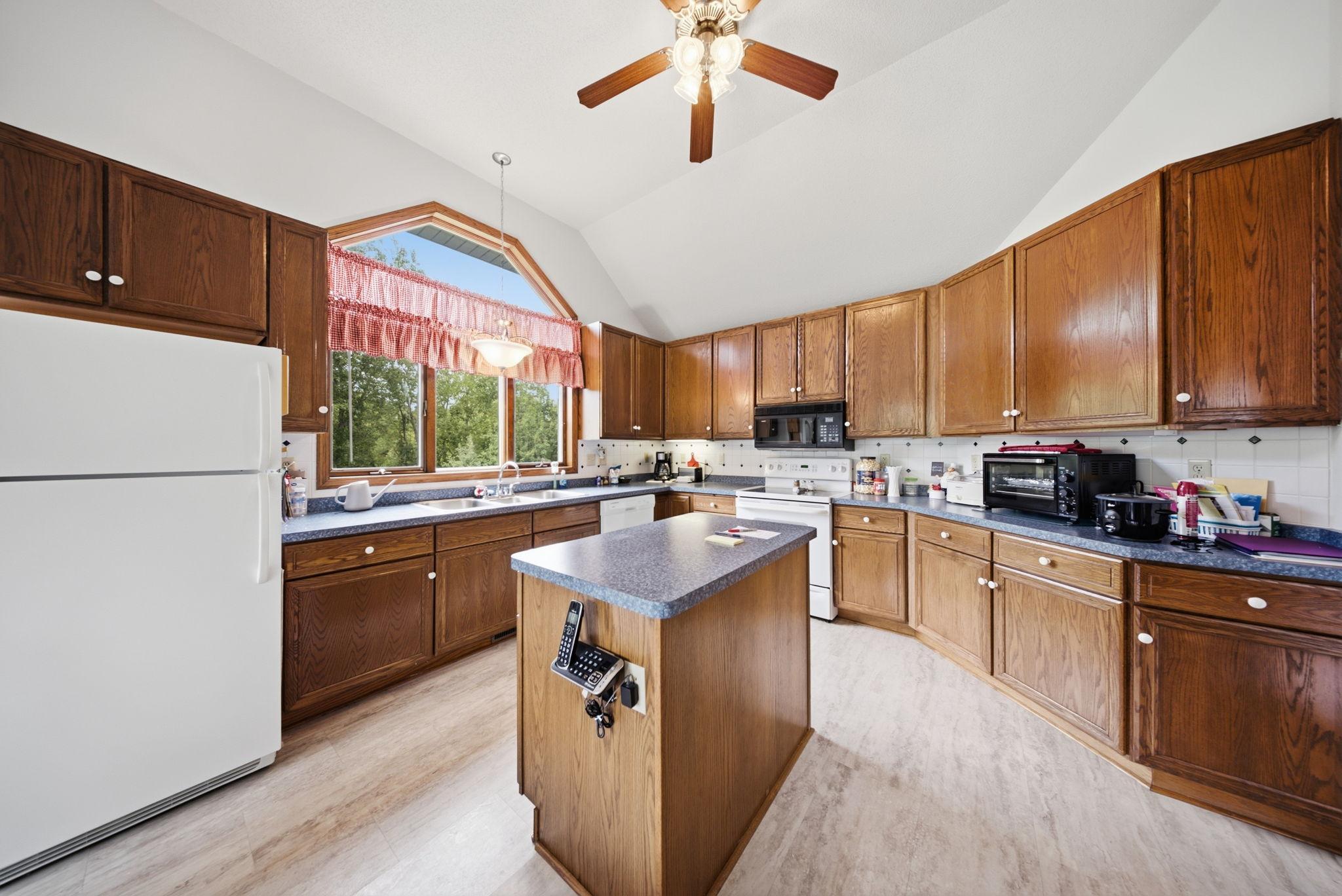 View of Residential at 4852 Hillvale Avenue, Oakdale MN 55128, Oakdale (10 of 42) - Mike Wilen | Minnesota Team Real Estate