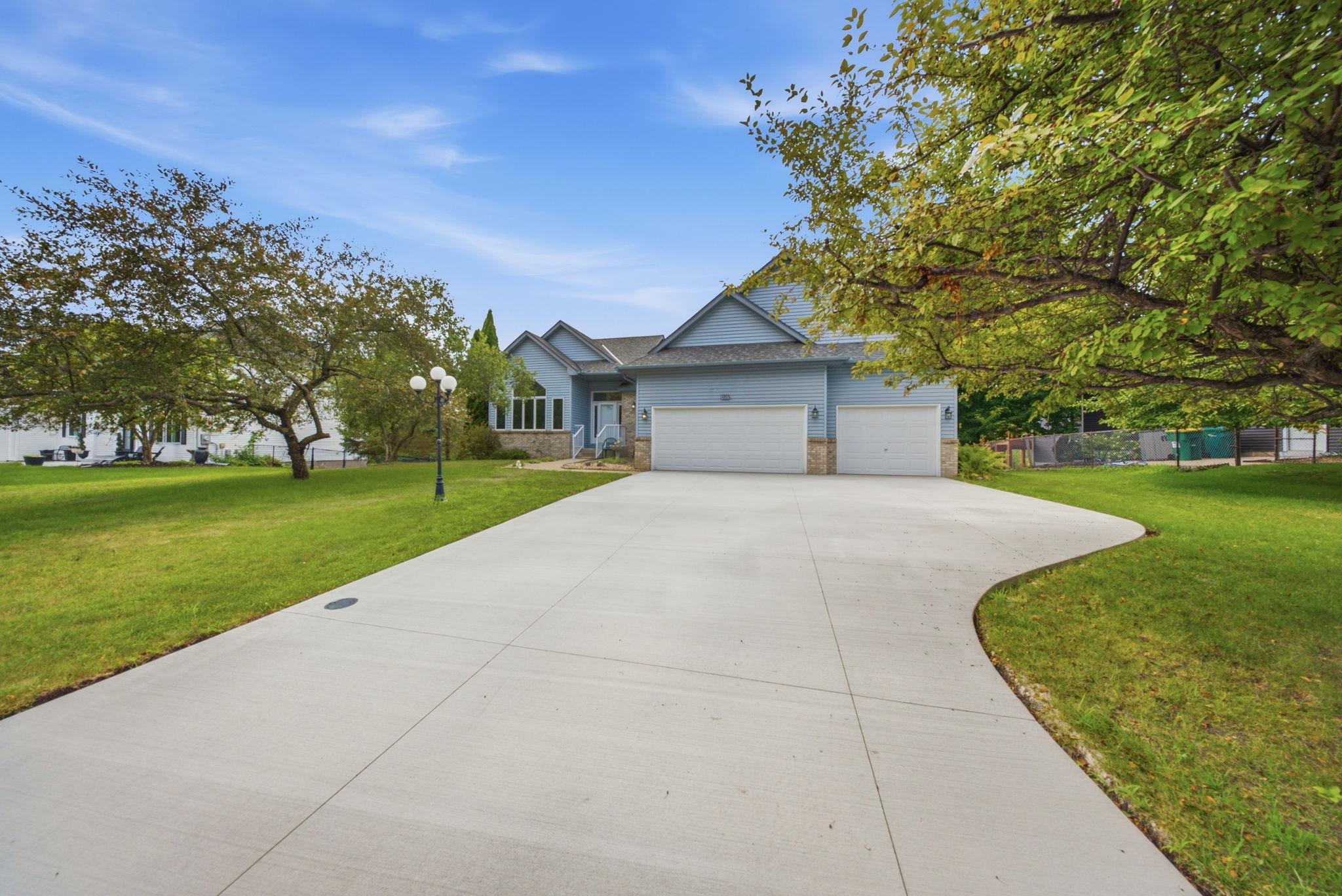 View of Residential at 4852 Hillvale Avenue, Oakdale MN 55128, Oakdale (32 of 42) - Mike Wilen | Minnesota Team Real Estate