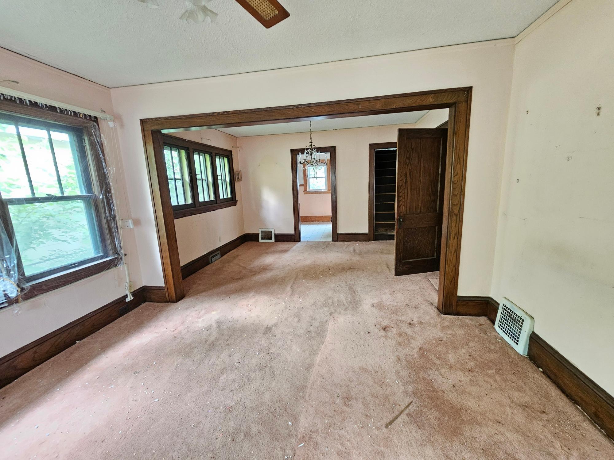 View of Residential at 3904 Clinton Avenue, Minneapolis MN 55409, Minneapolis (5 of 8) - Mike Wilen | Minnesota Team Real Estate