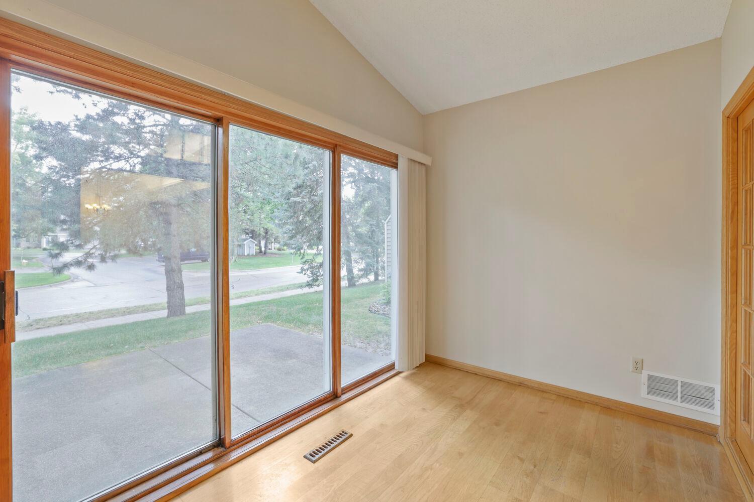 View of Residential at 539 Lovell Avenue, Roseville MN 55113, Roseville (22 of 28) - Mike Wilen | Minnesota Team Real Estate