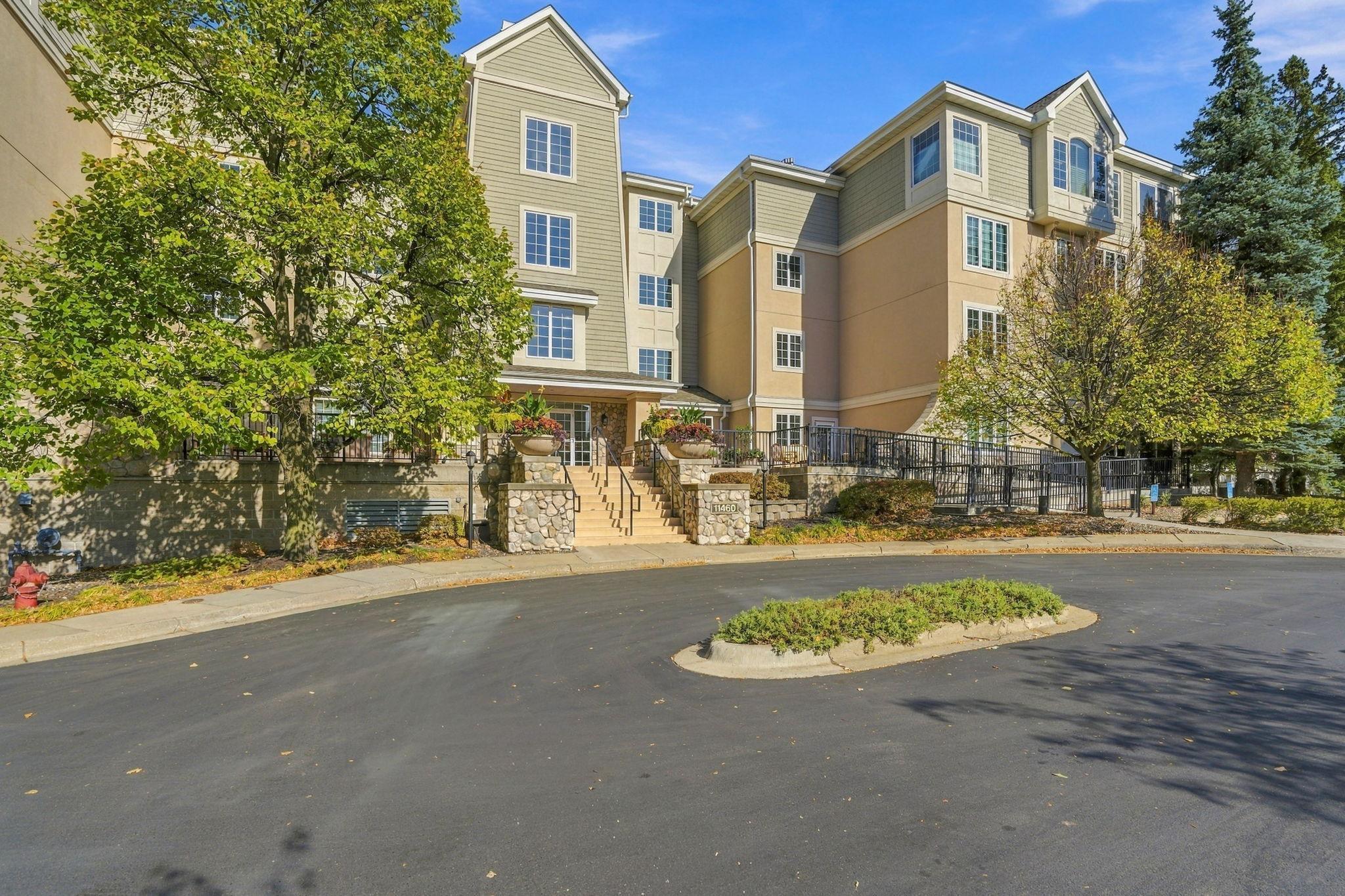 View of Residential at 11460 Fairfield Road #303, Minnetonka MN 55305, Minnetonka (39 of 40) - Mike Wilen | Minnesota Team Real Estate