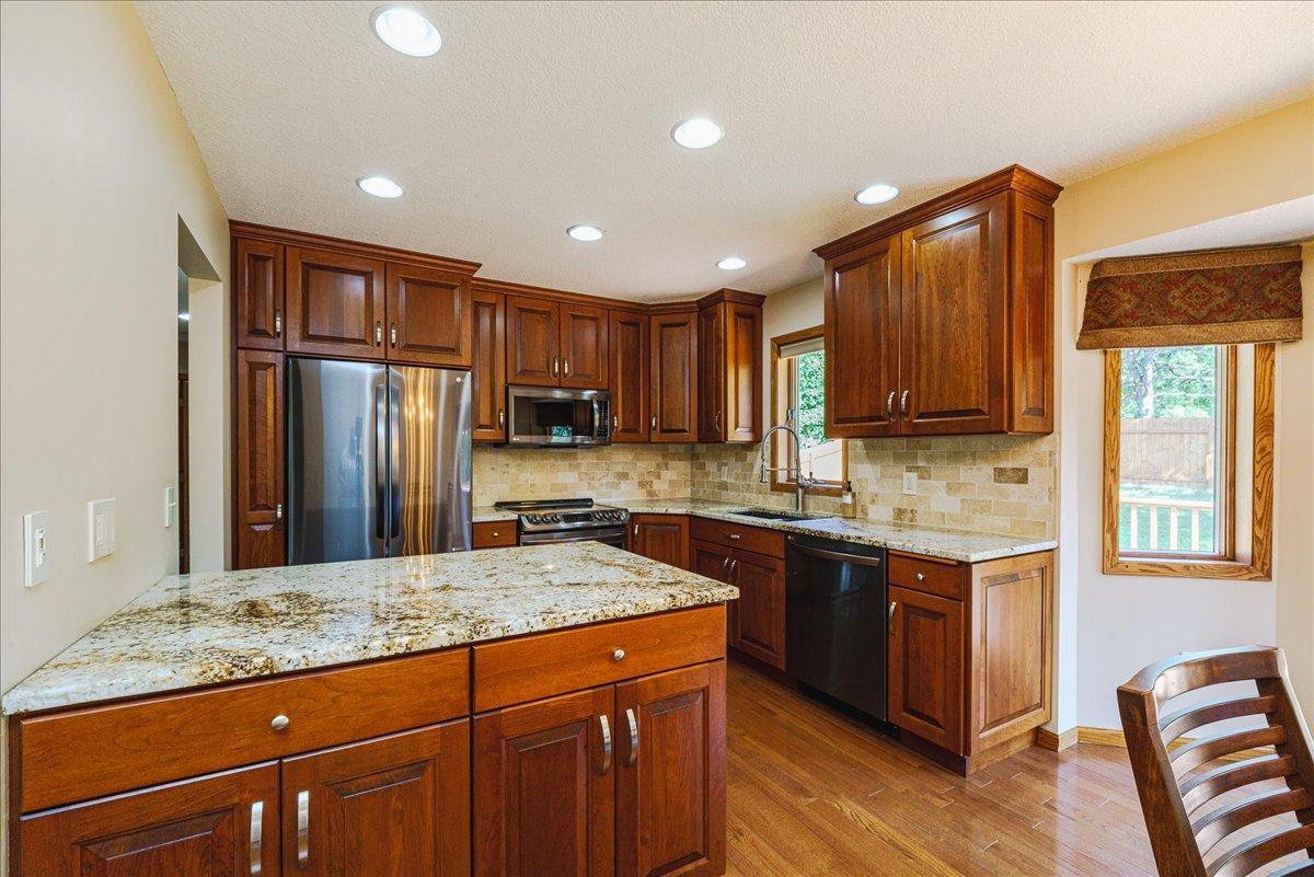 View of Residential at 1100 158th Street, Burnsville MN 55306, Burnsville (7 of 48) - Mike Wilen | Minnesota Team Real Estate