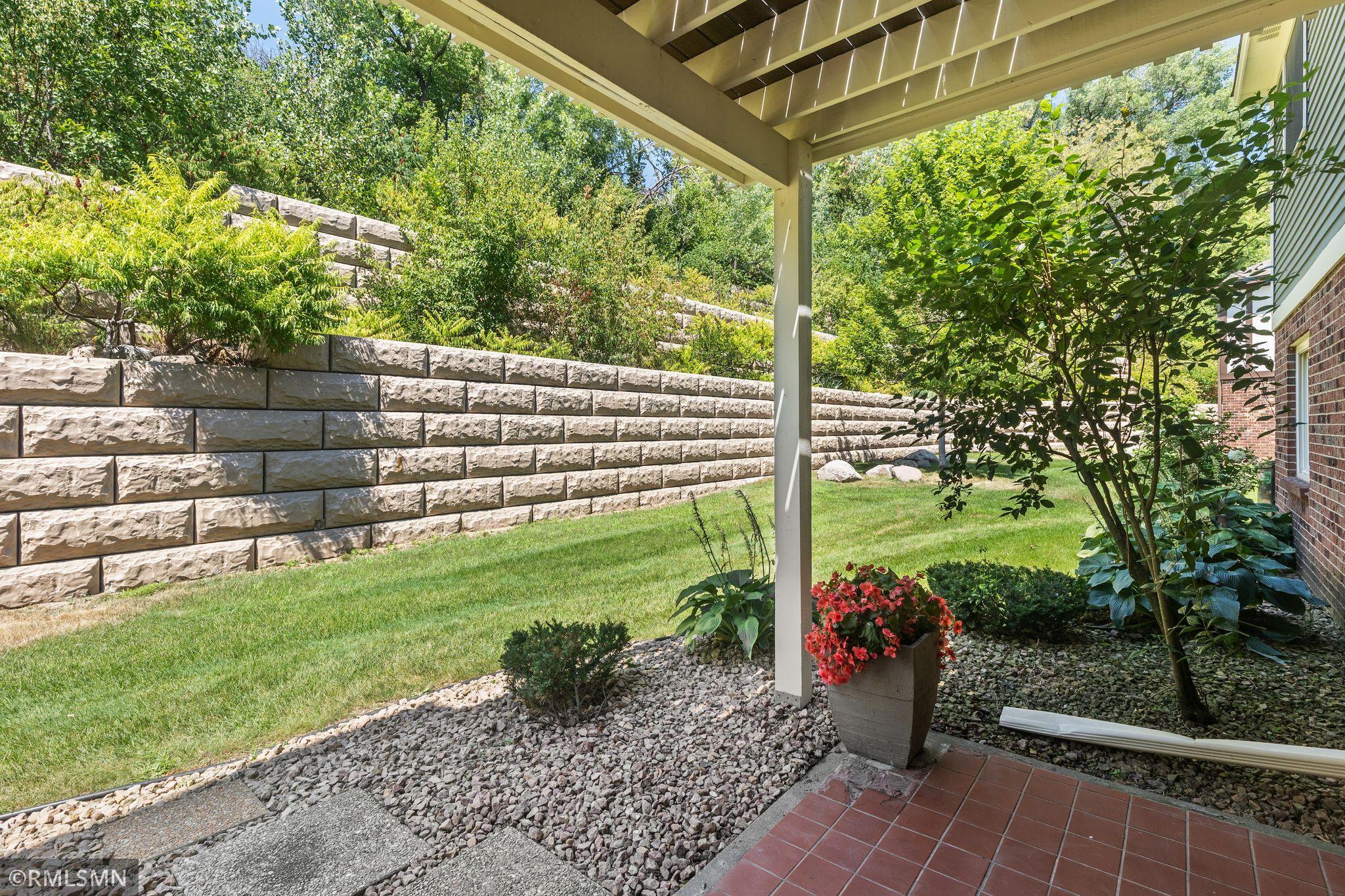 View of Residential at 5237 Balmoral Lane, Bloomington MN 55437, Bloomington (20 of 23) - Mike Wilen | Minnesota Team Real Estate