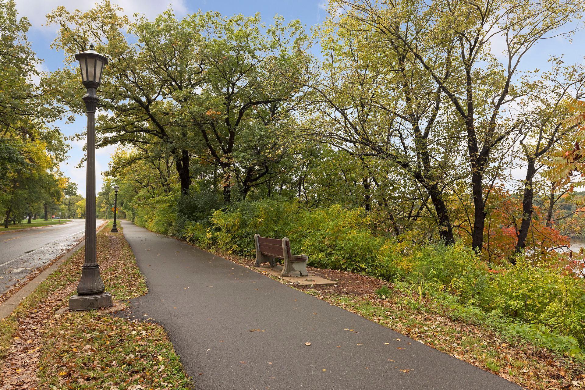 View of Residential at 2245 Highland Parkway, Saint Paul MN 55116, Saint Paul (25 of 29) - Mike Wilen | Minnesota Team Real Estate