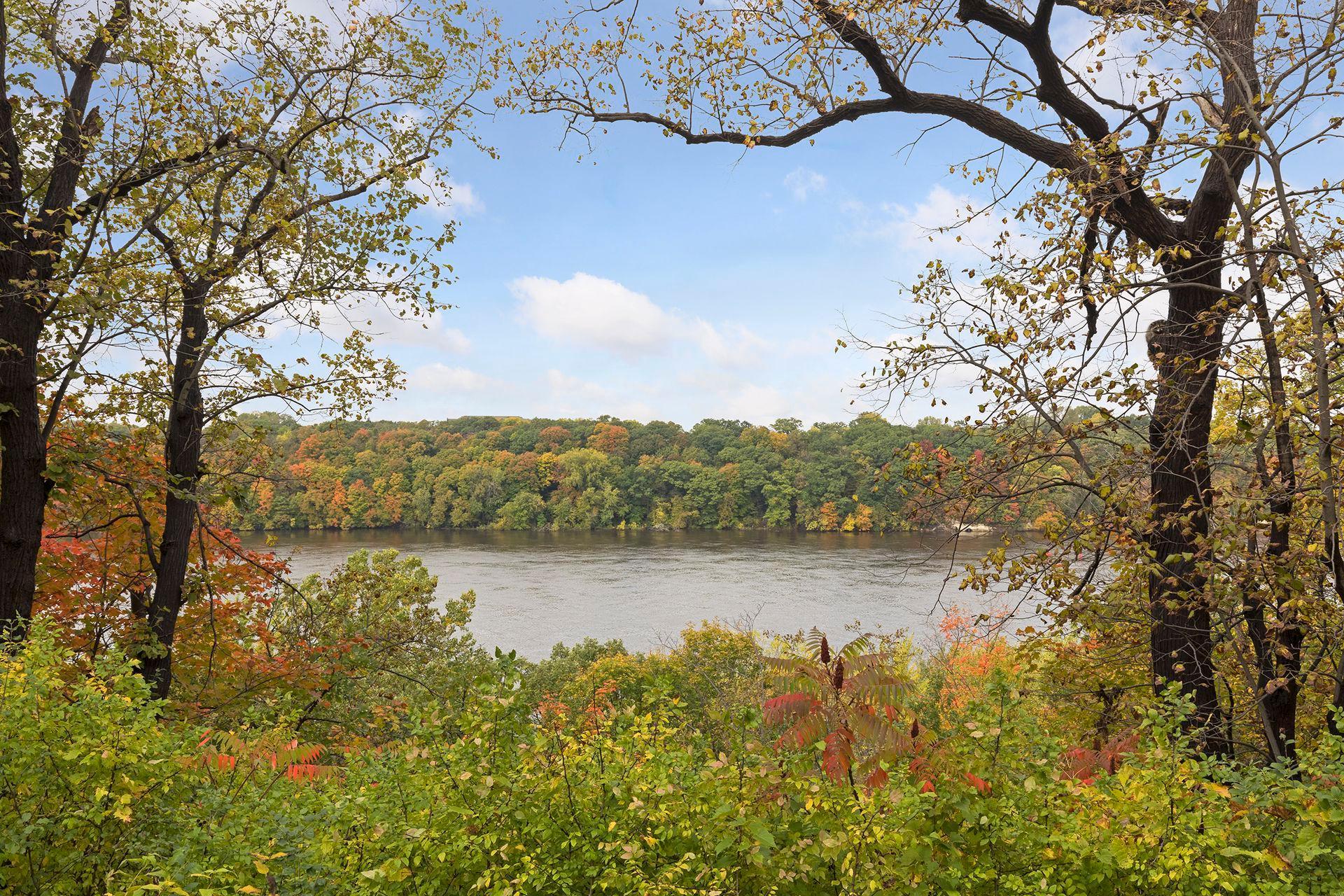 View of Residential at 2245 Highland Parkway, Saint Paul MN 55116, Saint Paul (26 of 29) - Mike Wilen | Minnesota Team Real Estate