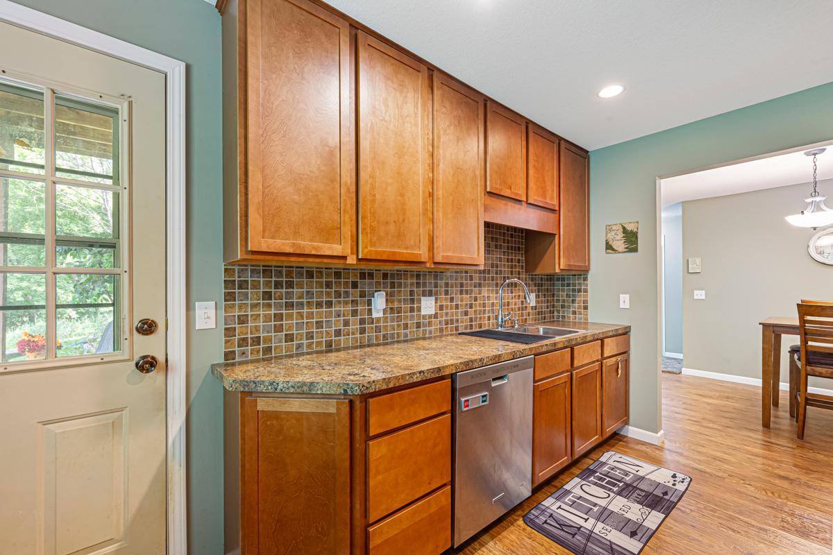 View of Residential at 18450 Creeks Bend Drive, Minnetonka MN 55345, Minnetonka (15 of 27) - Mike Wilen | Minnesota Team Real Estate