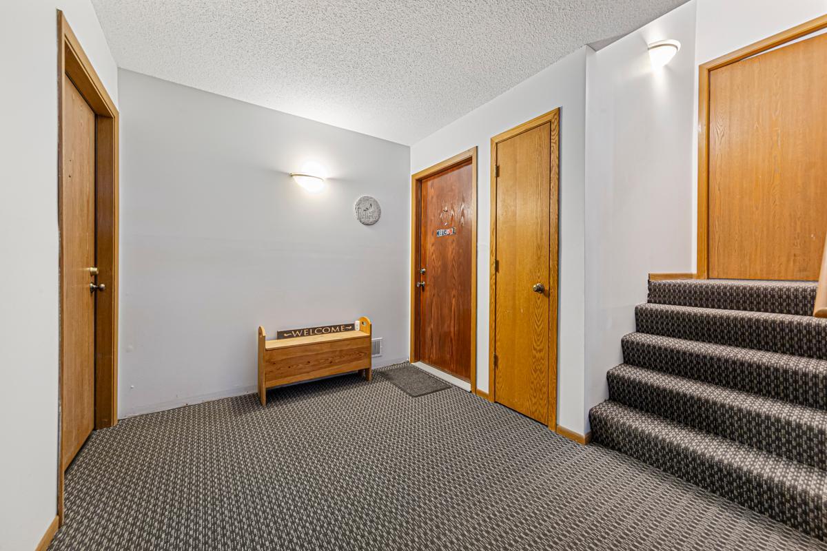 View of Residential at 18450 Creeks Bend Drive, Minnetonka MN 55345, Minnetonka (26 of 27) - Mike Wilen | Minnesota Team Real Estate
