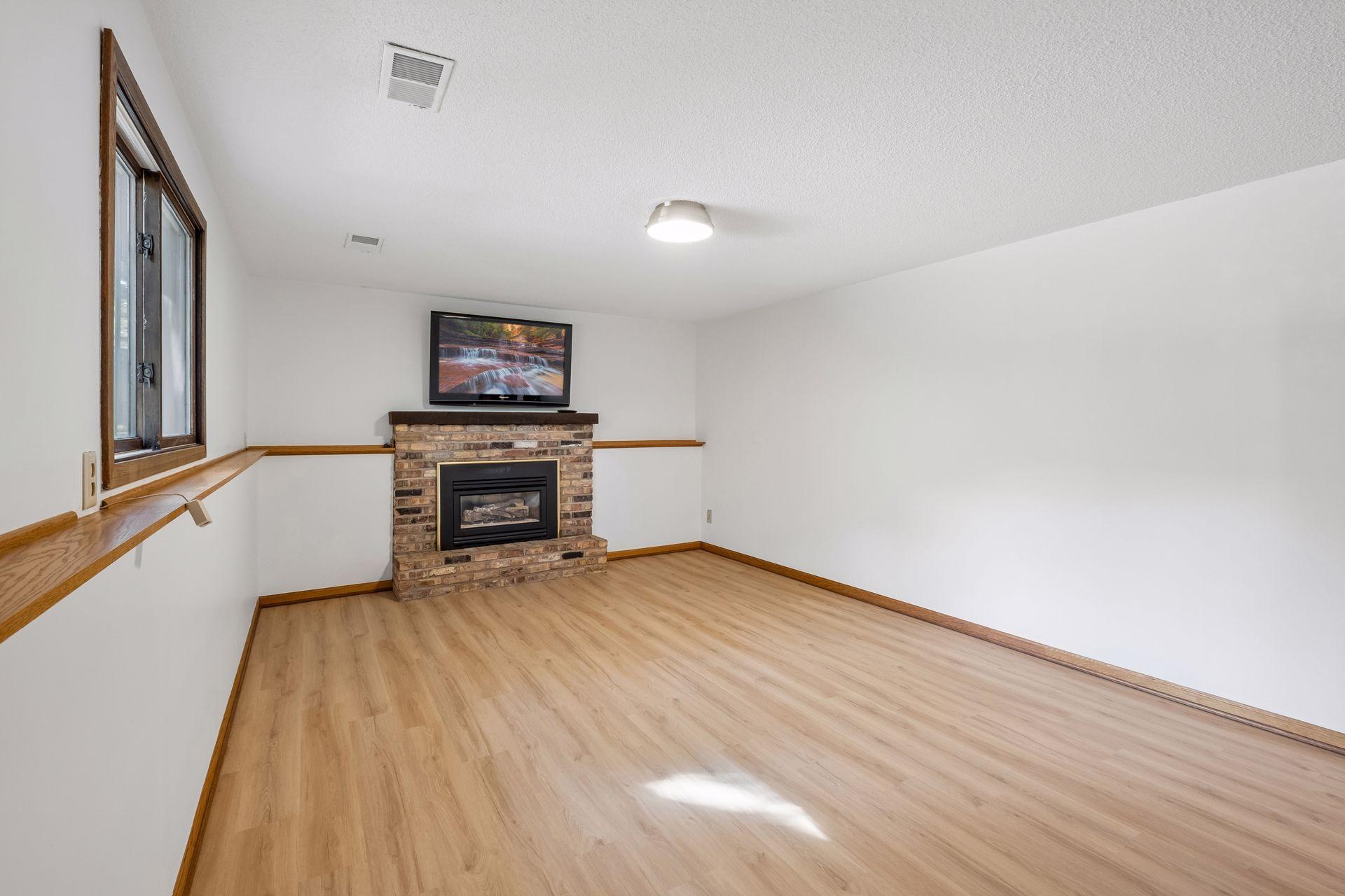 View of Residential at 16015 Oak Shore Drive, Lakeville MN 55044, Lakeville (39 of 83) - Mike Wilen | Minnesota Team Real Estate