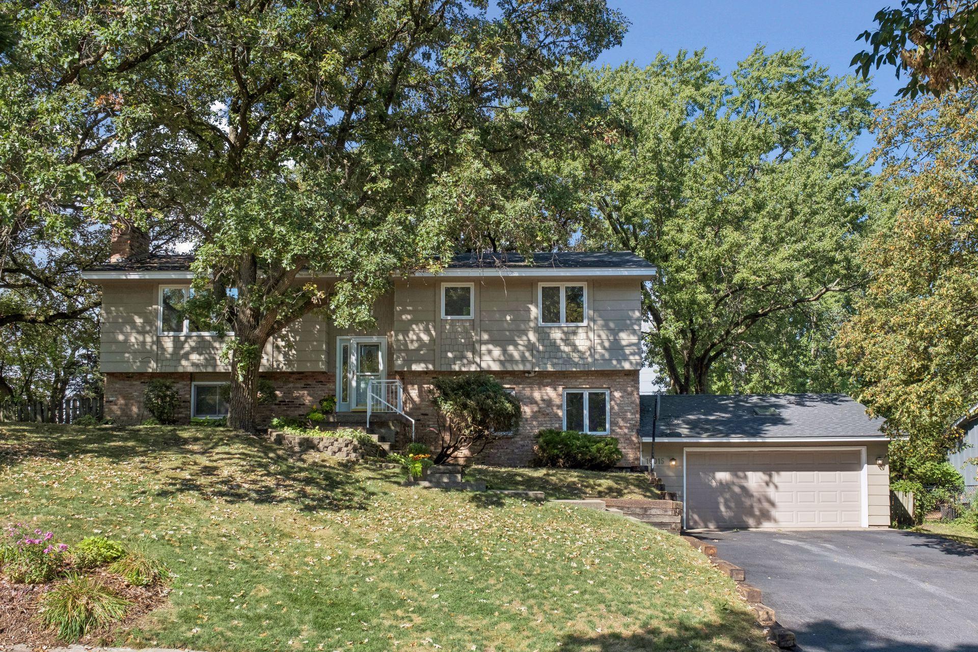 View of Residential at 16015 Oak Shore Drive, Lakeville MN 55044, Lakeville (5 of 83) - Mike Wilen | Minnesota Team Real Estate