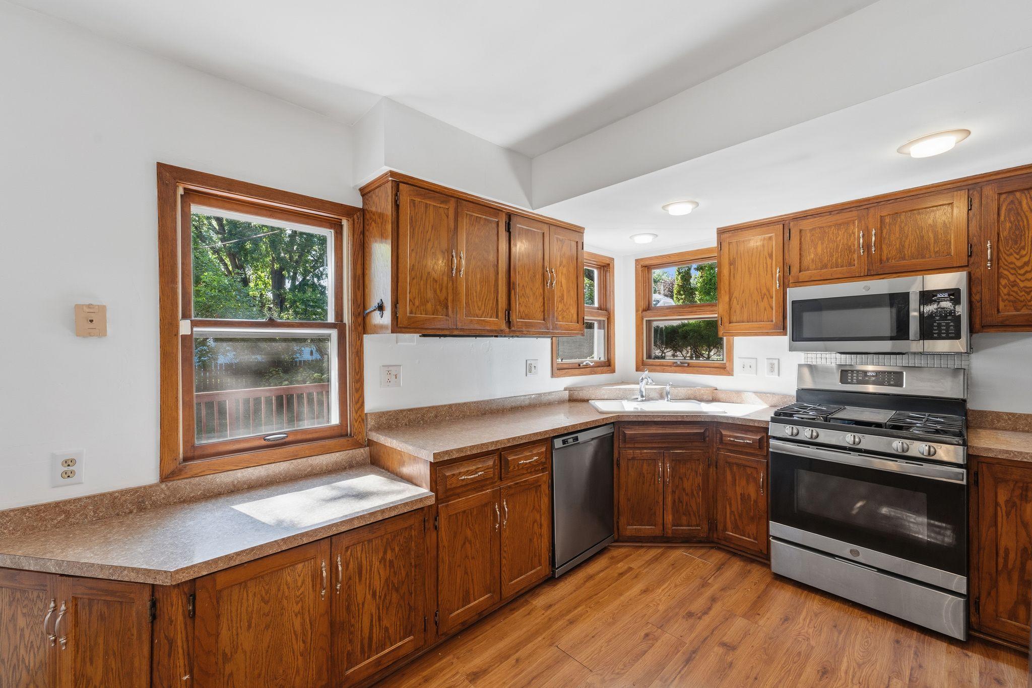 View of Residential at 1200 Idaho Avenue, Saint Paul MN 55108, Saint Paul (11 of 46) - Mike Wilen | Minnesota Team Real Estate