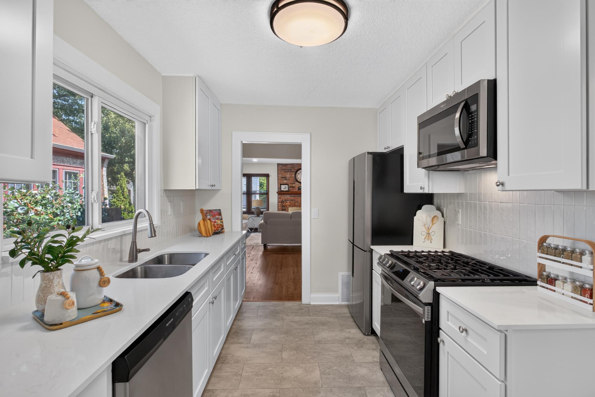 View of Residential at 3807 Hubbard Avenue, Robbinsdale MN 55422, Robbinsdale (9 of 40) - Mike Wilen | Minnesota Team Real Estate