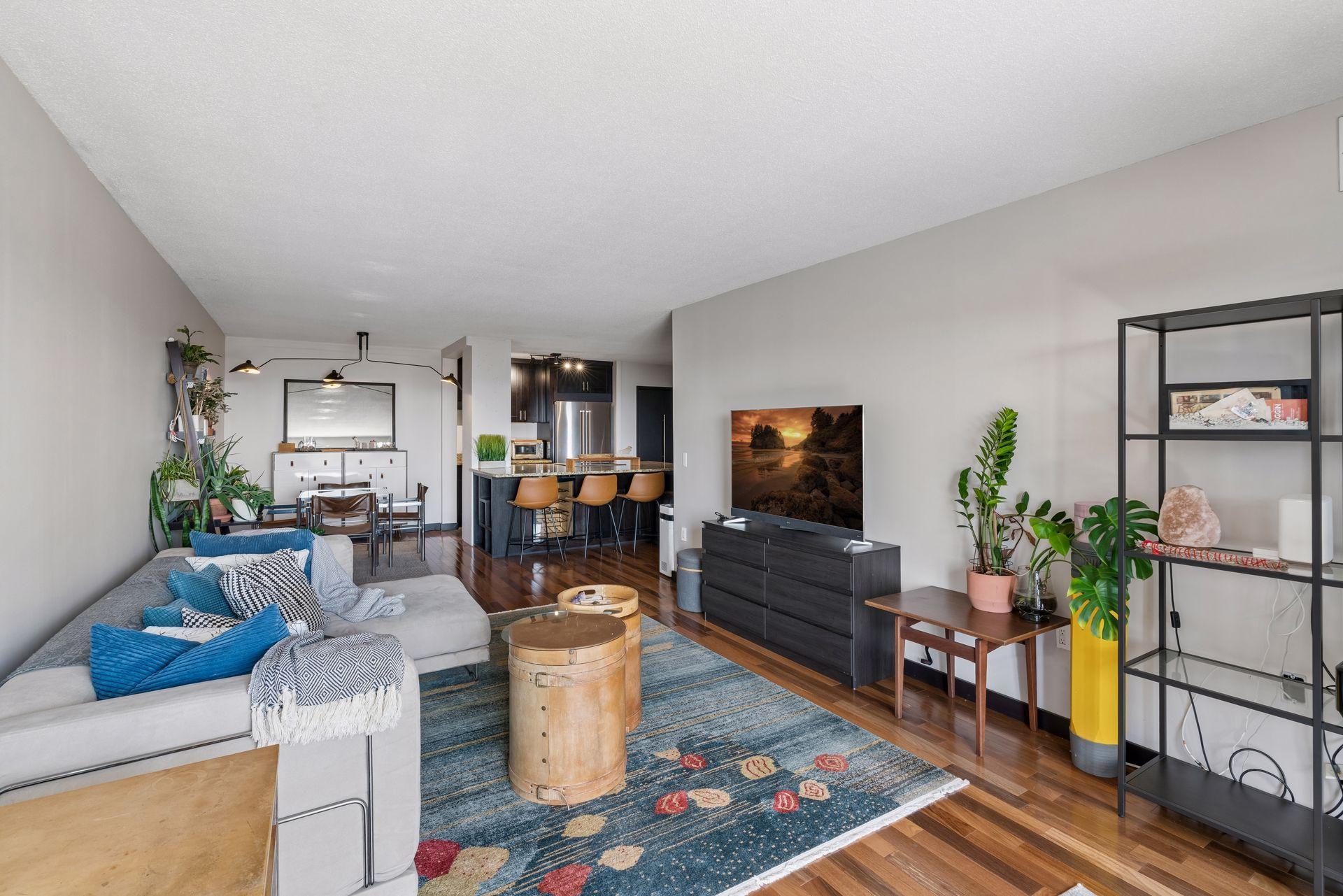 View of Residential at 400 Groveland Avenue #1714, Minneapolis MN 55403, Minneapolis (41 of 89) - Mike Wilen | Minnesota Team Real Estate
