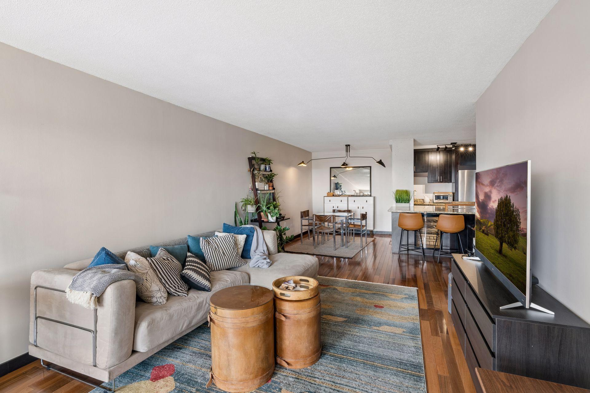 View of Residential at 400 Groveland Avenue #1714, Minneapolis MN 55403, Minneapolis (40 of 89) - Mike Wilen | Minnesota Team Real Estate