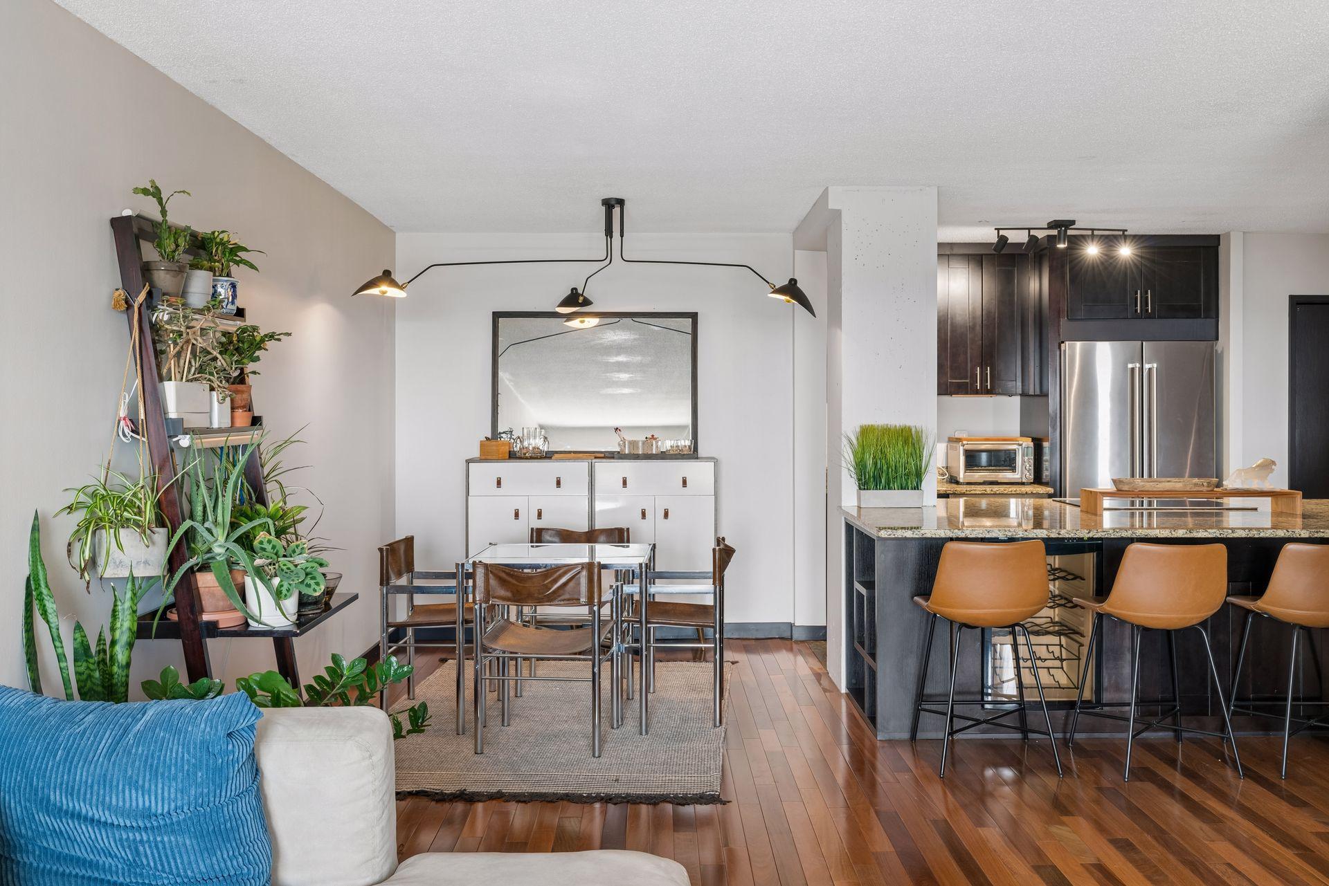 View of Residential at 400 Groveland Avenue #1714, Minneapolis MN 55403, Minneapolis (39 of 89) - Mike Wilen | Minnesota Team Real Estate