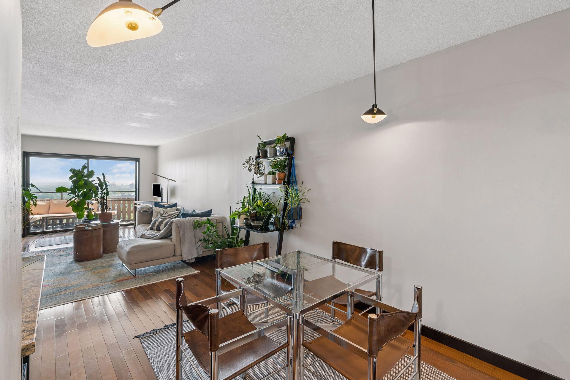 View of Residential at 400 Groveland Avenue #1714, Minneapolis MN 55403, Minneapolis (35 of 89) - Mike Wilen | Minnesota Team Real Estate