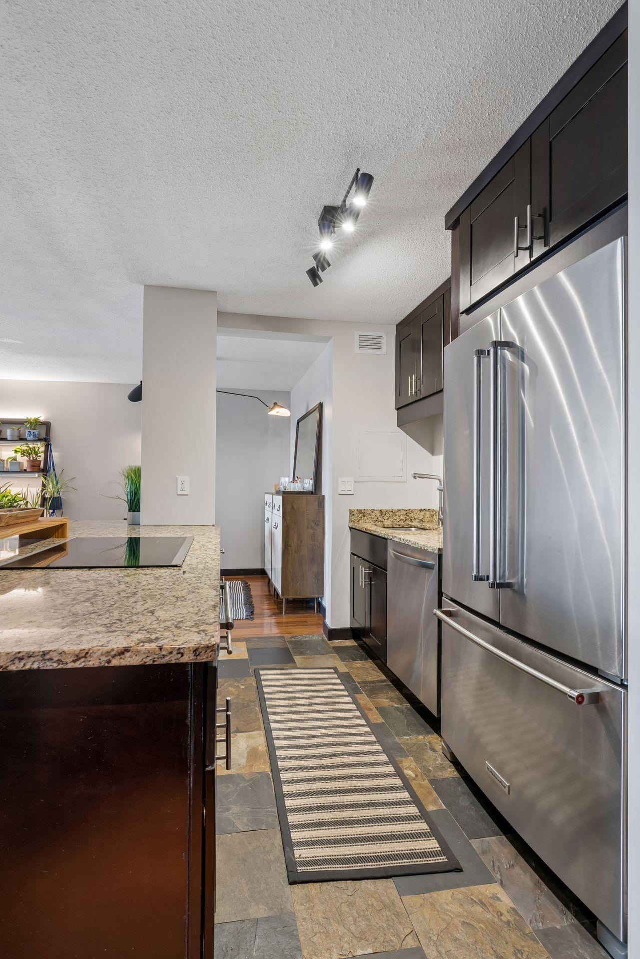 View of Residential at 400 Groveland Avenue #1714, Minneapolis MN 55403, Minneapolis (27 of 89) - Mike Wilen | Minnesota Team Real Estate