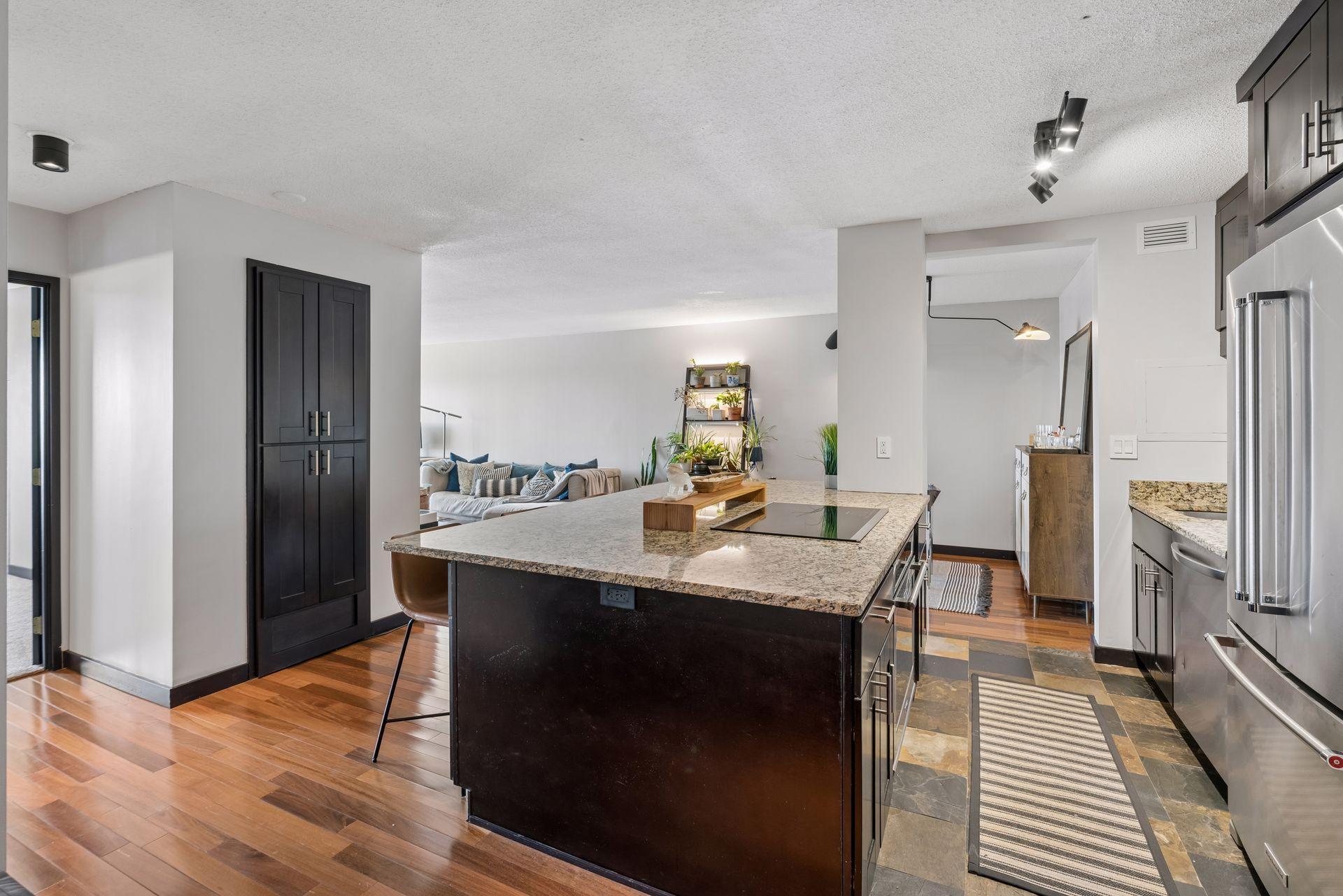View of Residential at 400 Groveland Avenue #1714, Minneapolis MN 55403, Minneapolis (24 of 89) - Mike Wilen | Minnesota Team Real Estate