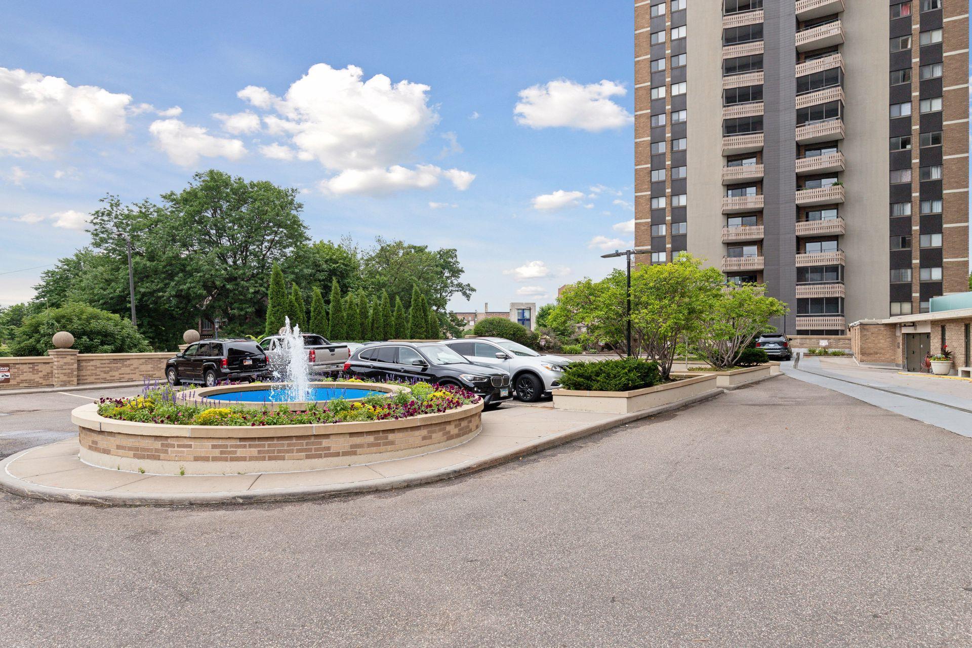 View of Residential at 400 Groveland Avenue #1714, Minneapolis MN 55403, Minneapolis (14 of 89) - Mike Wilen | Minnesota Team Real Estate