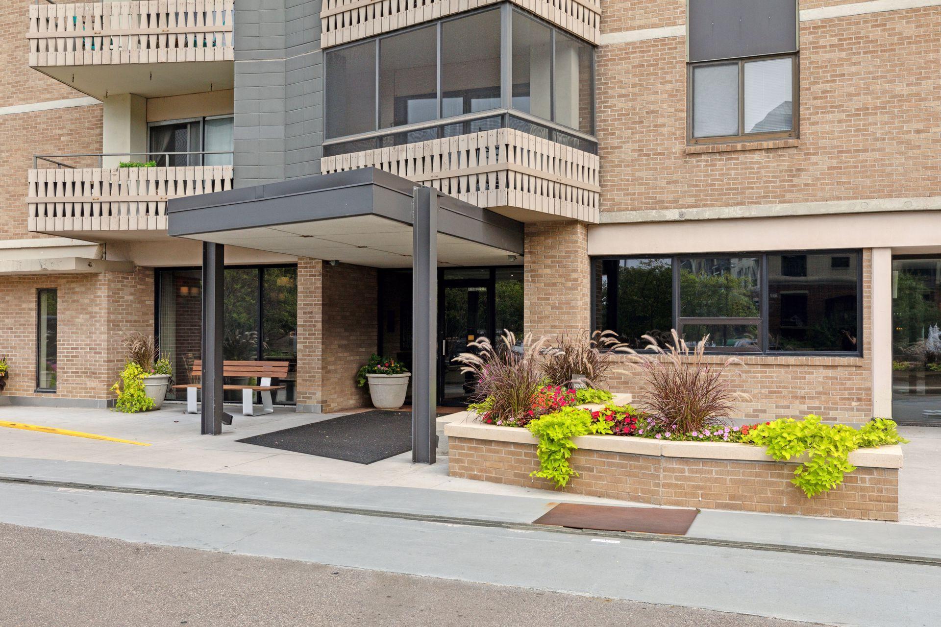 View of Residential at 400 Groveland Avenue #1714, Minneapolis MN 55403, Minneapolis (11 of 89) - Mike Wilen | Minnesota Team Real Estate