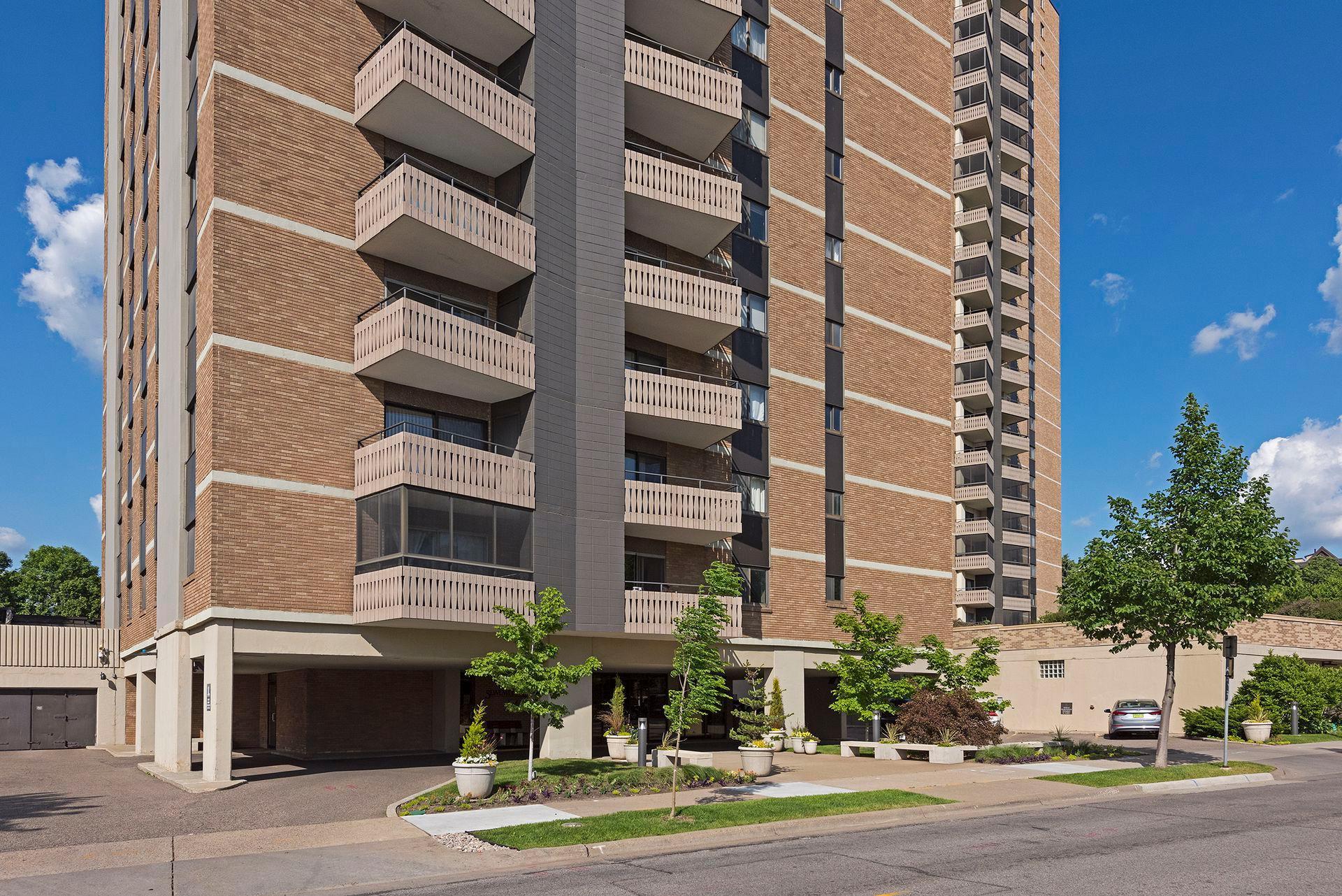 View of Residential at 400 Groveland Avenue #1714, Minneapolis MN 55403, Minneapolis (10 of 89) - Mike Wilen | Minnesota Team Real Estate