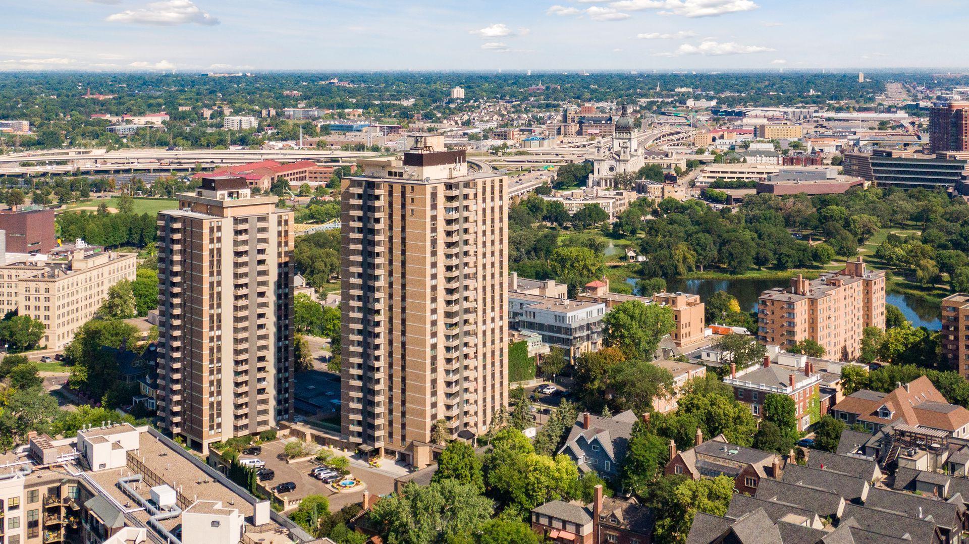 View of Residential at 400 Groveland Avenue #1714, Minneapolis MN 55403, Minneapolis (2 of 89) - Mike Wilen | Minnesota Team Real Estate