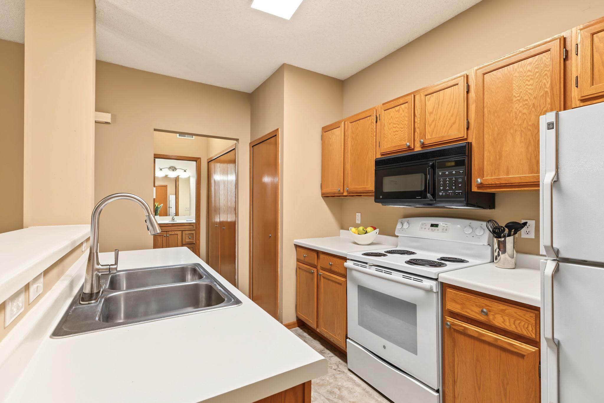 View of Residential at 8399 Kimball Drive, Eden Prairie MN 55347, Eden Prairie (13 of 33) - Mike Wilen | Minnesota Team Real Estate