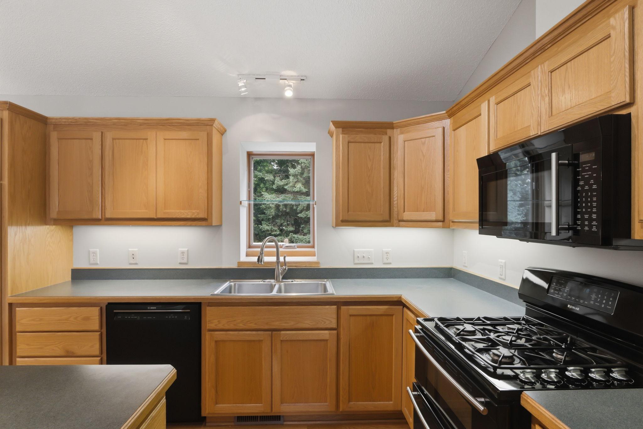 View of Residential at 8182 Lori Lane, Woodbury MN 55125, Woodbury (11 of 42) - Mike Wilen | Minnesota Team Real Estate