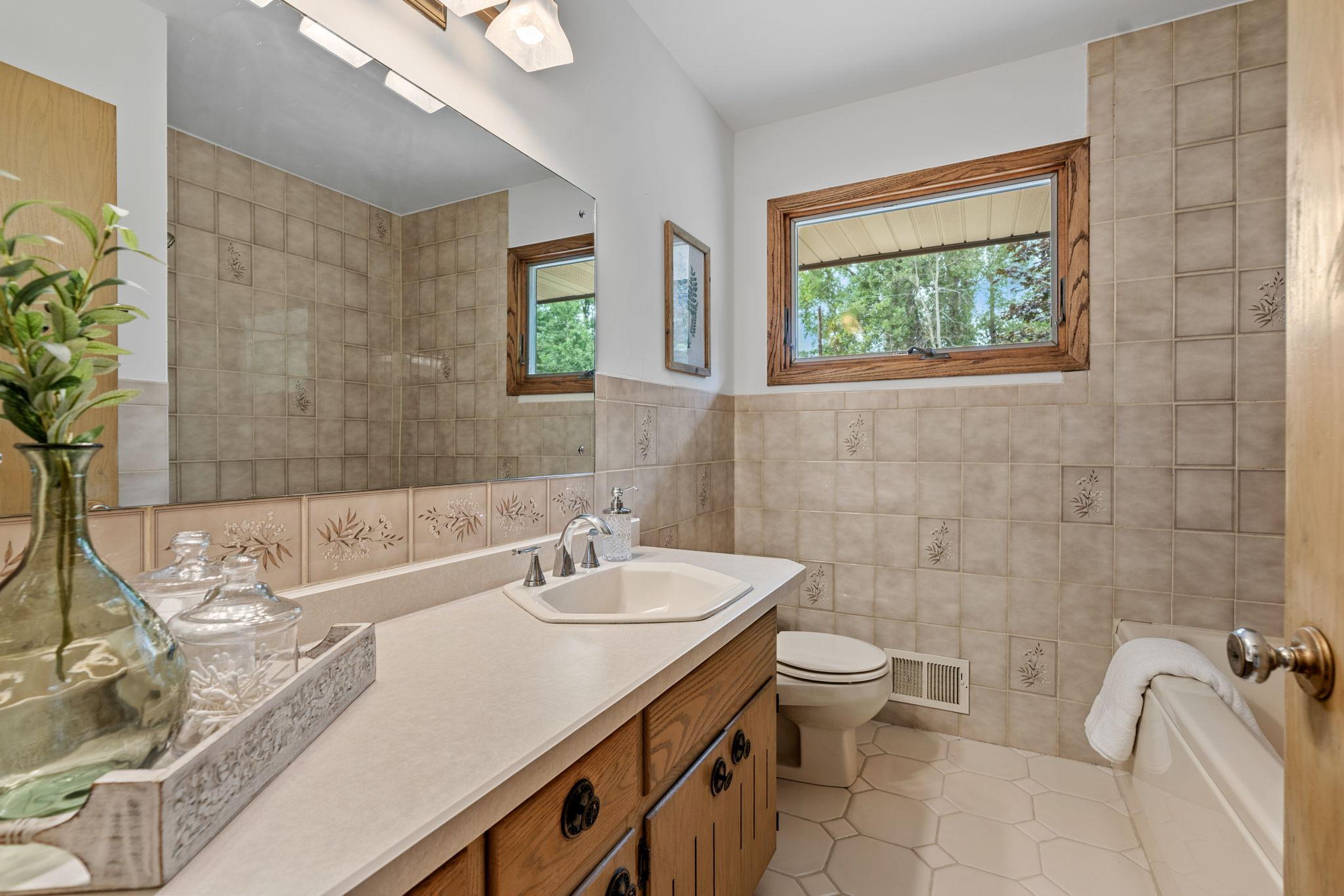 View of Residential at 810 Oakwood Drive, New Brighton MN 55112, New Brighton (31 of 68) - Mike Wilen | Minnesota Team Real Estate