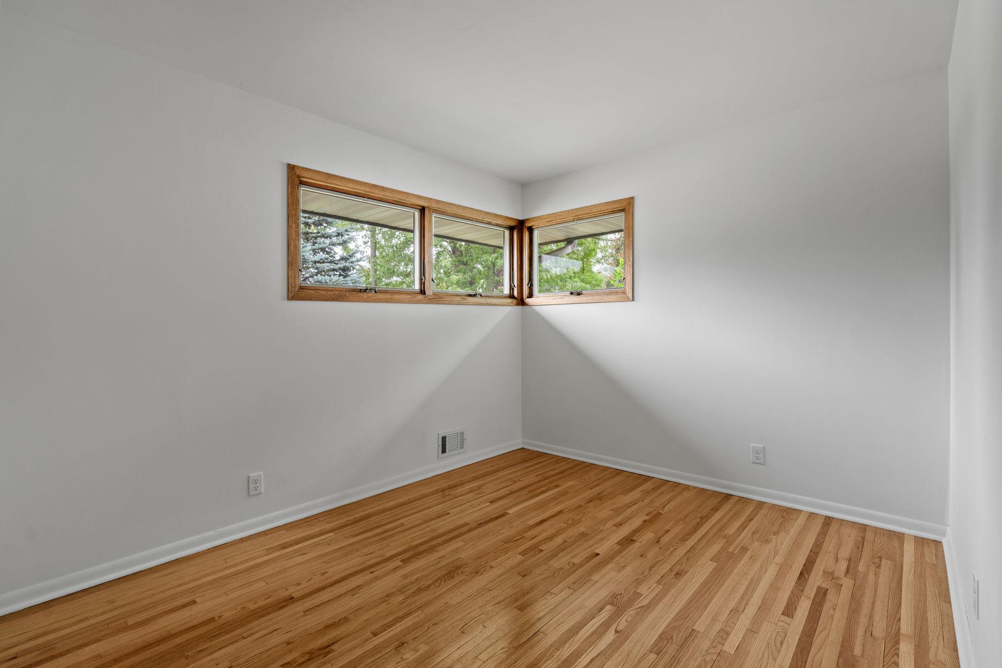 View of Residential at 810 Oakwood Drive, New Brighton MN 55112, New Brighton (29 of 68) - Mike Wilen | Minnesota Team Real Estate