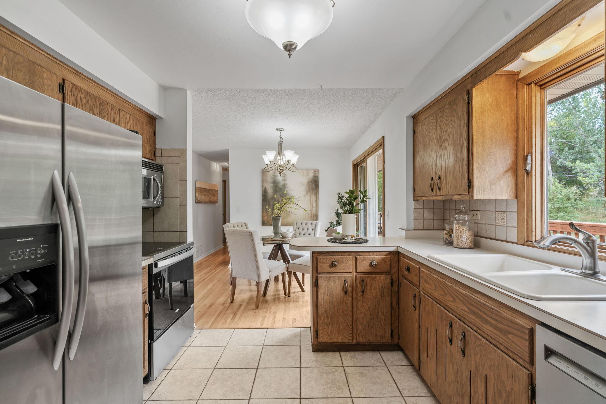 View of Residential at 810 Oakwood Drive, New Brighton MN 55112, New Brighton (22 of 68) - Mike Wilen | Minnesota Team Real Estate