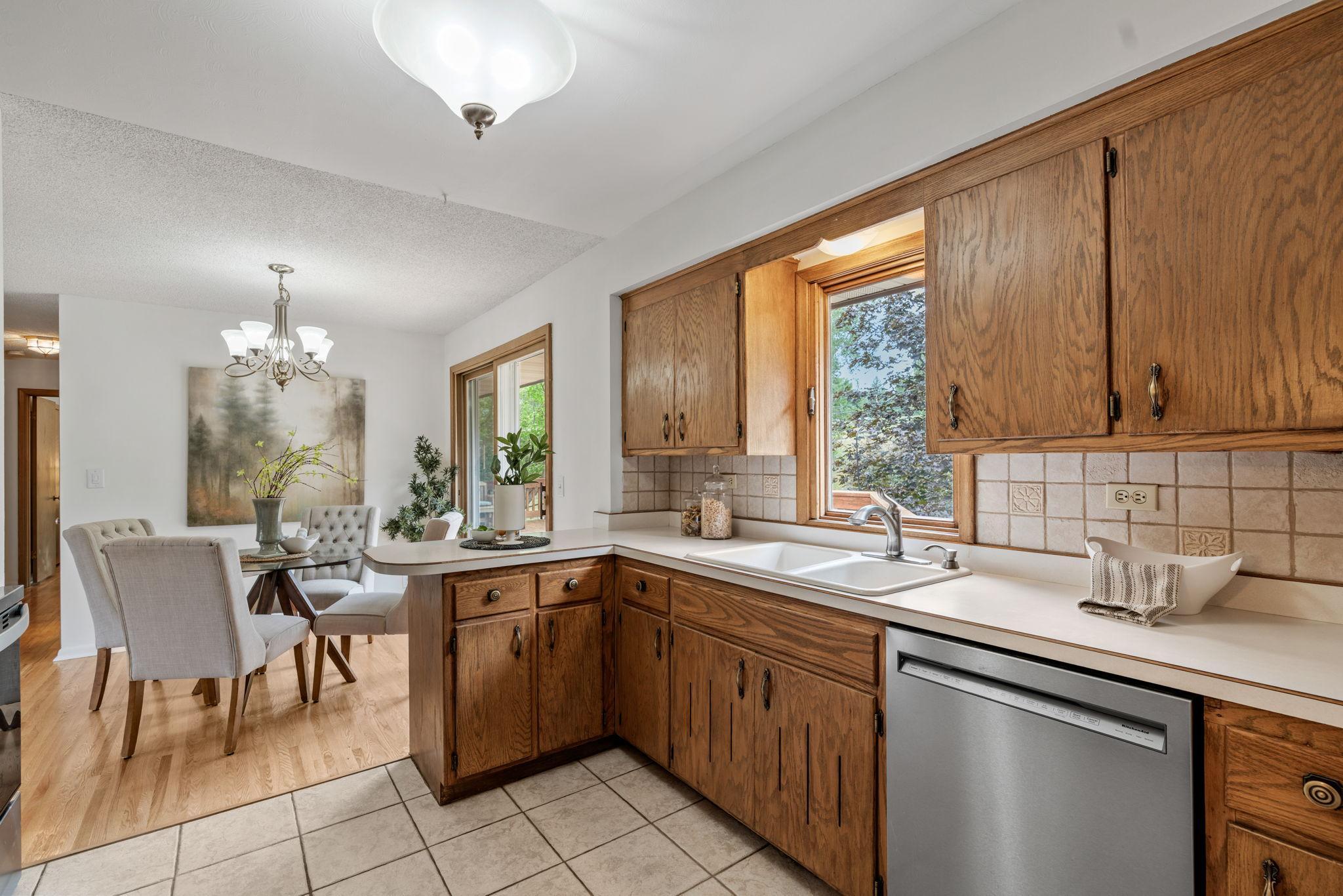 View of Residential at 810 Oakwood Drive, New Brighton MN 55112, New Brighton (20 of 68) - Mike Wilen | Minnesota Team Real Estate