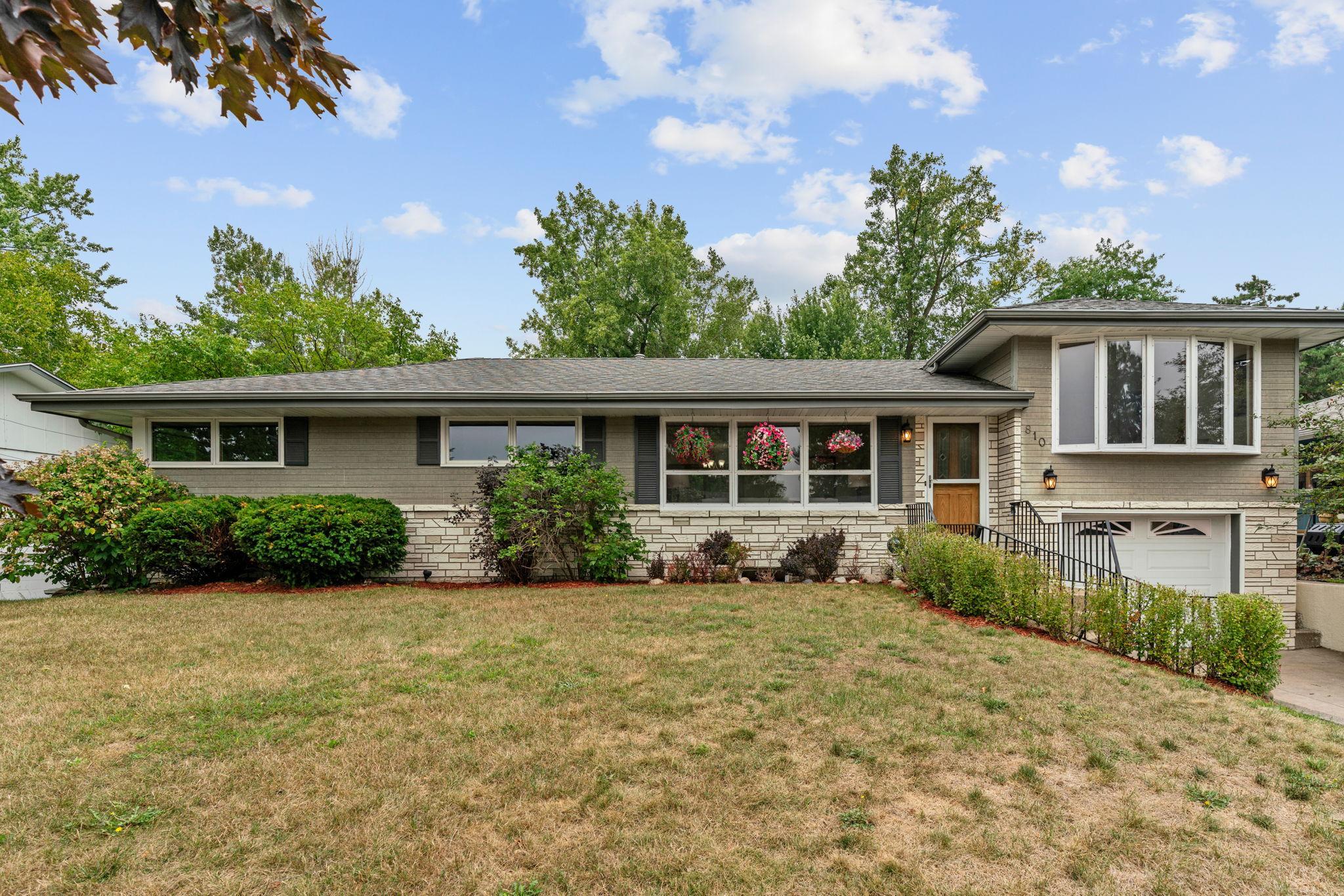 View of Residential at 810 Oakwood Drive, New Brighton MN 55112, New Brighton (56 of 68) - Mike Wilen | Minnesota Team Real Estate