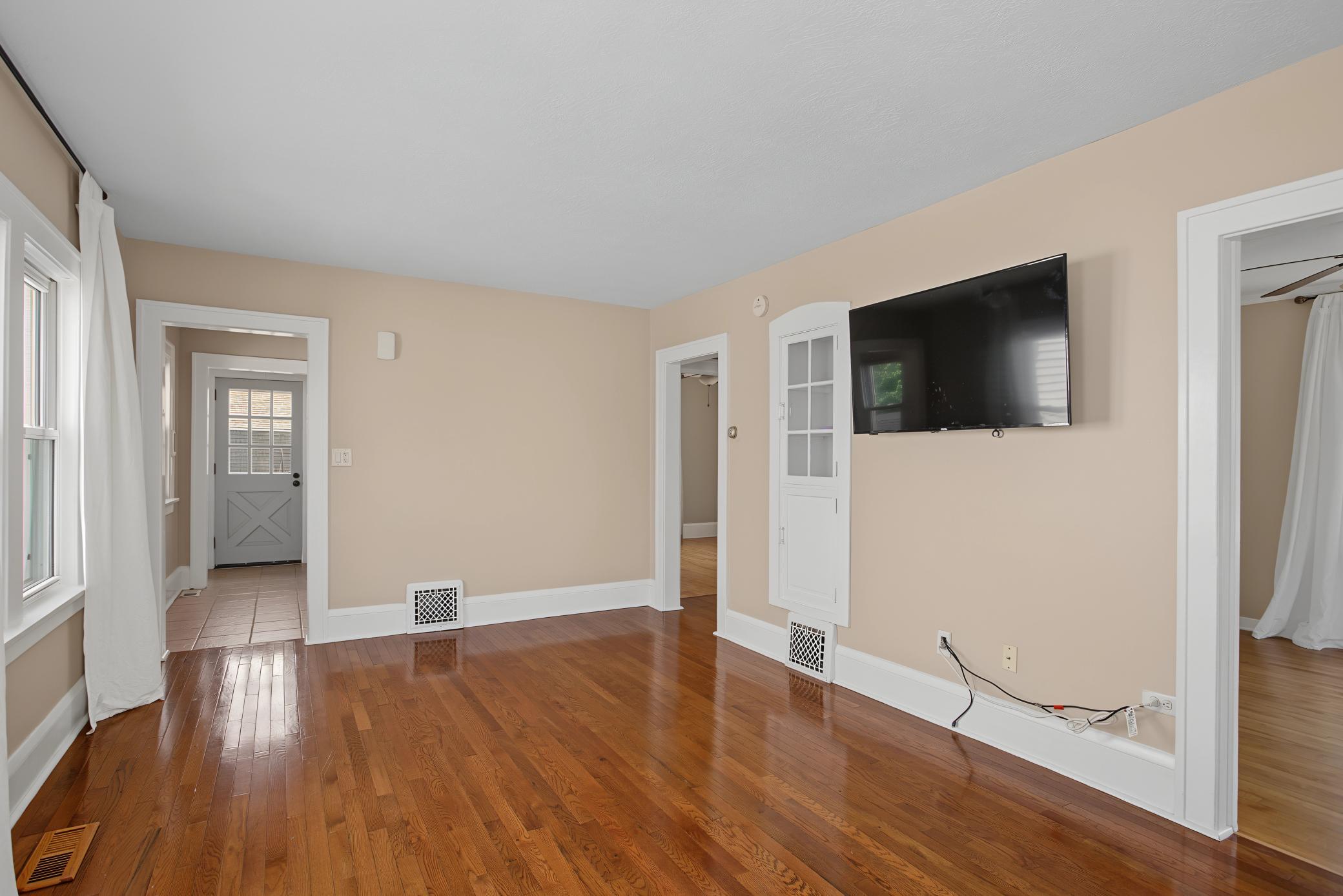View of Residential at 5433 43rd Avenue, Minneapolis MN 55417, Minneapolis (22 of 46) - Mike Wilen | Minnesota Team Real Estate